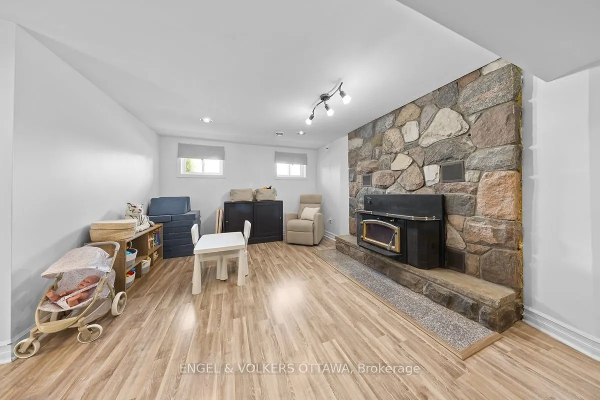 1393 Sutherland Drive