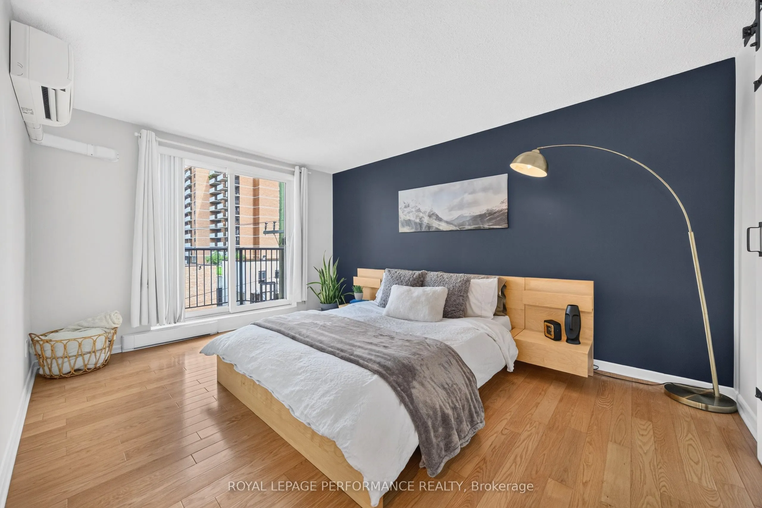 50 Burnside Avenue #407