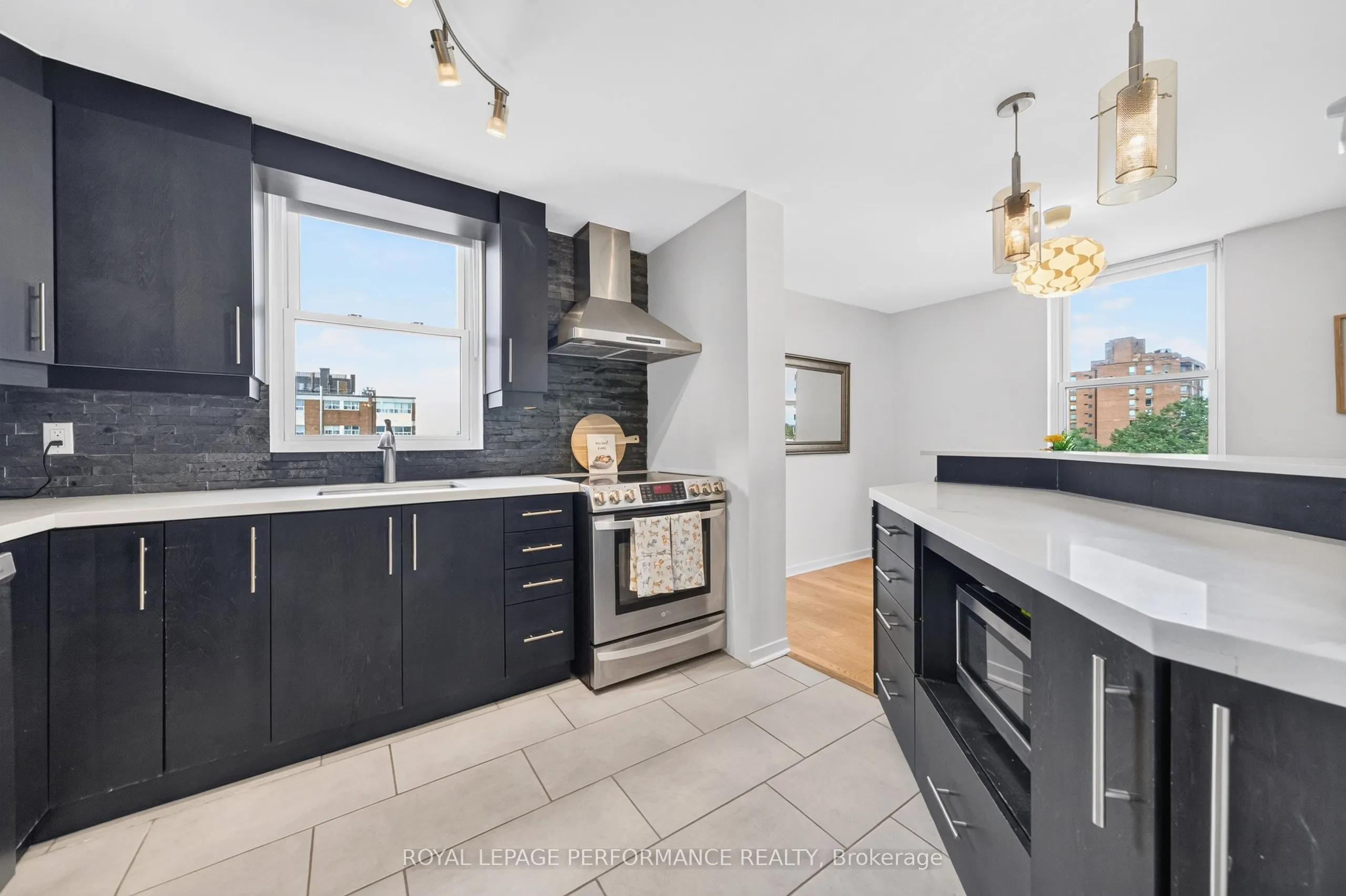50 Burnside Avenue #407