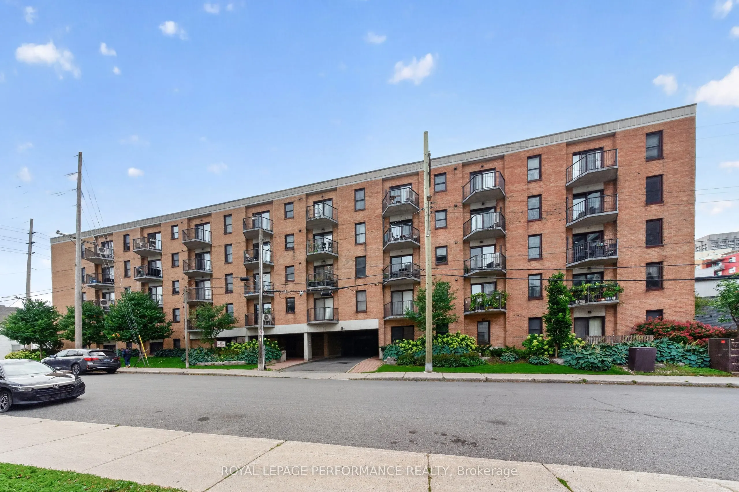 50 Burnside Avenue #407