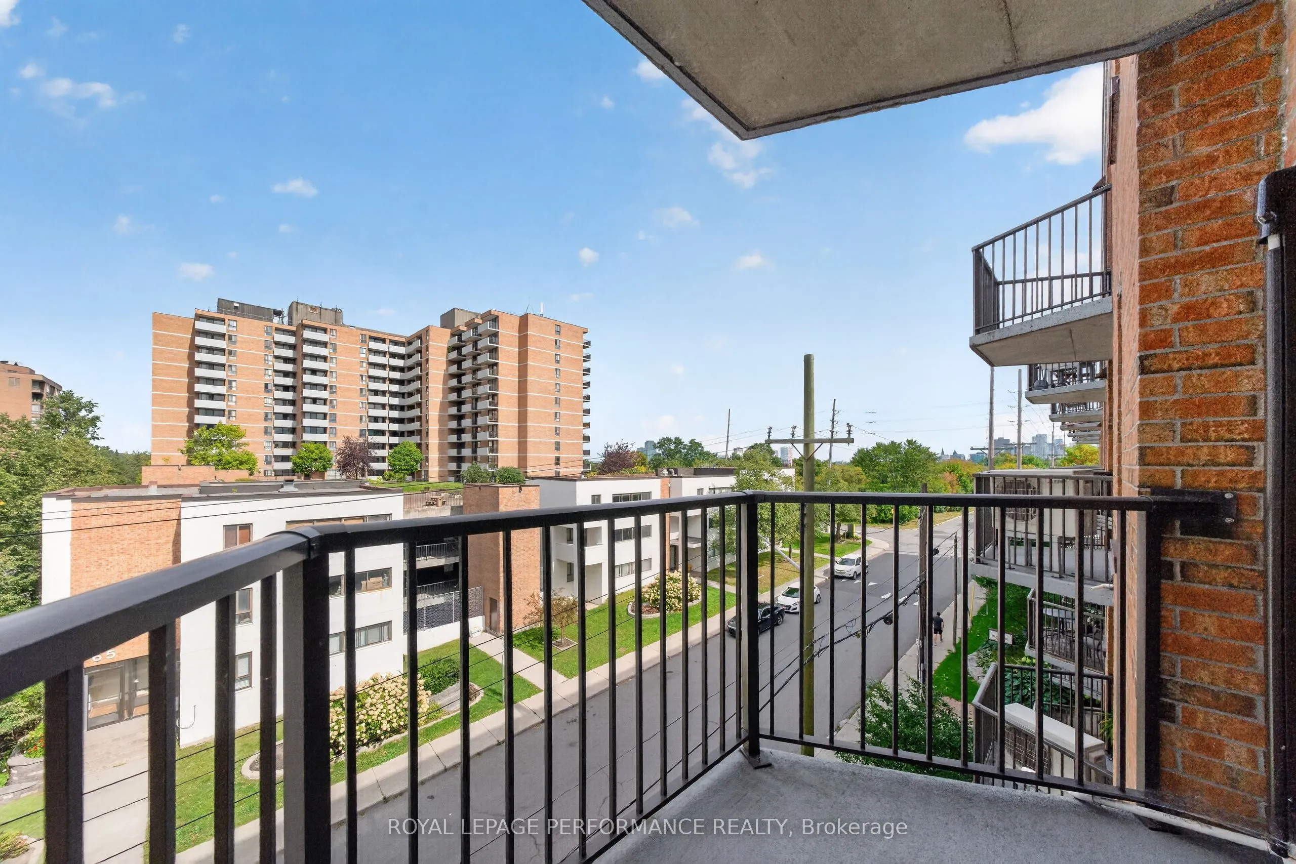 50 Burnside Avenue #407