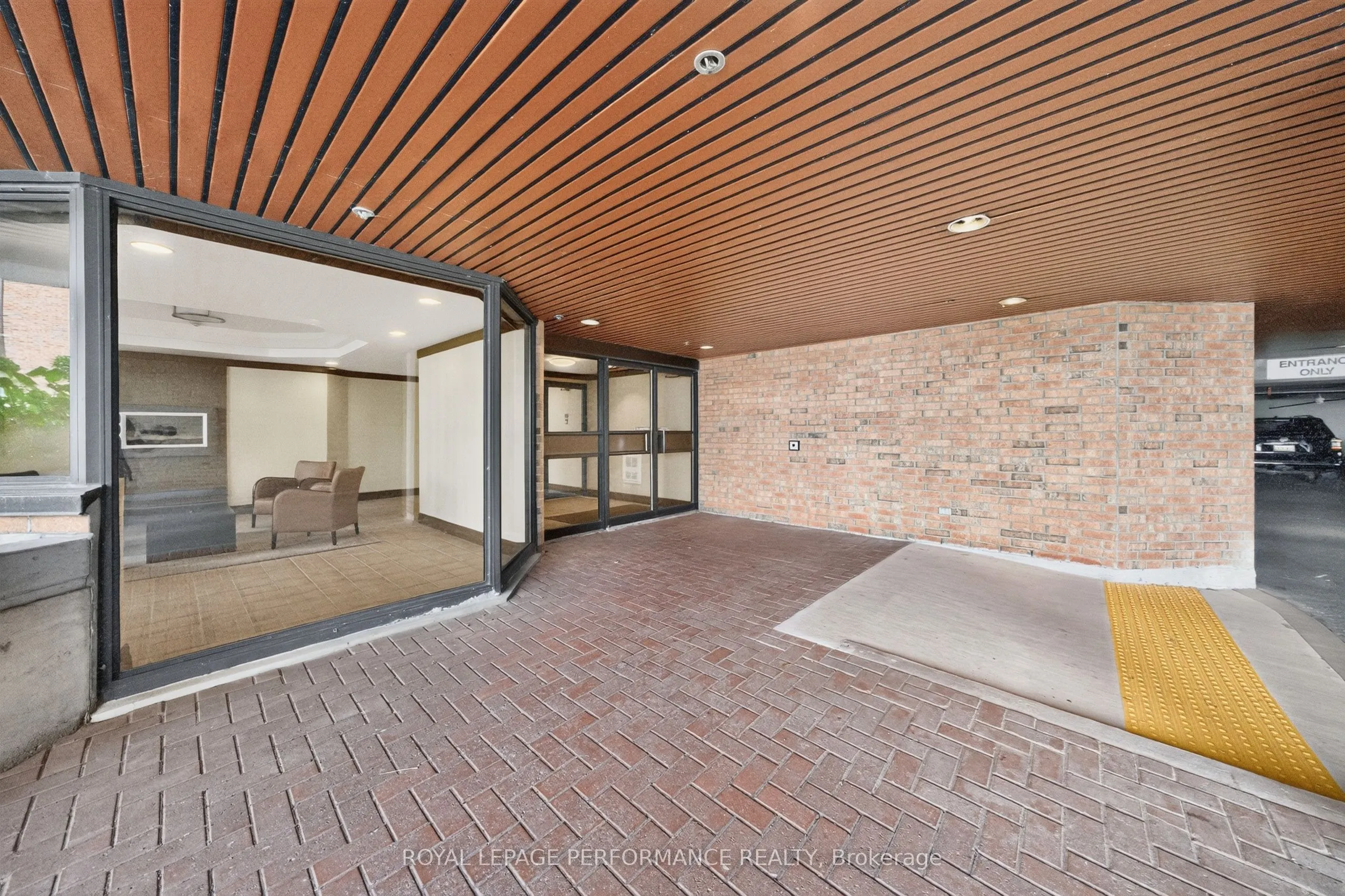50 Burnside Avenue #407