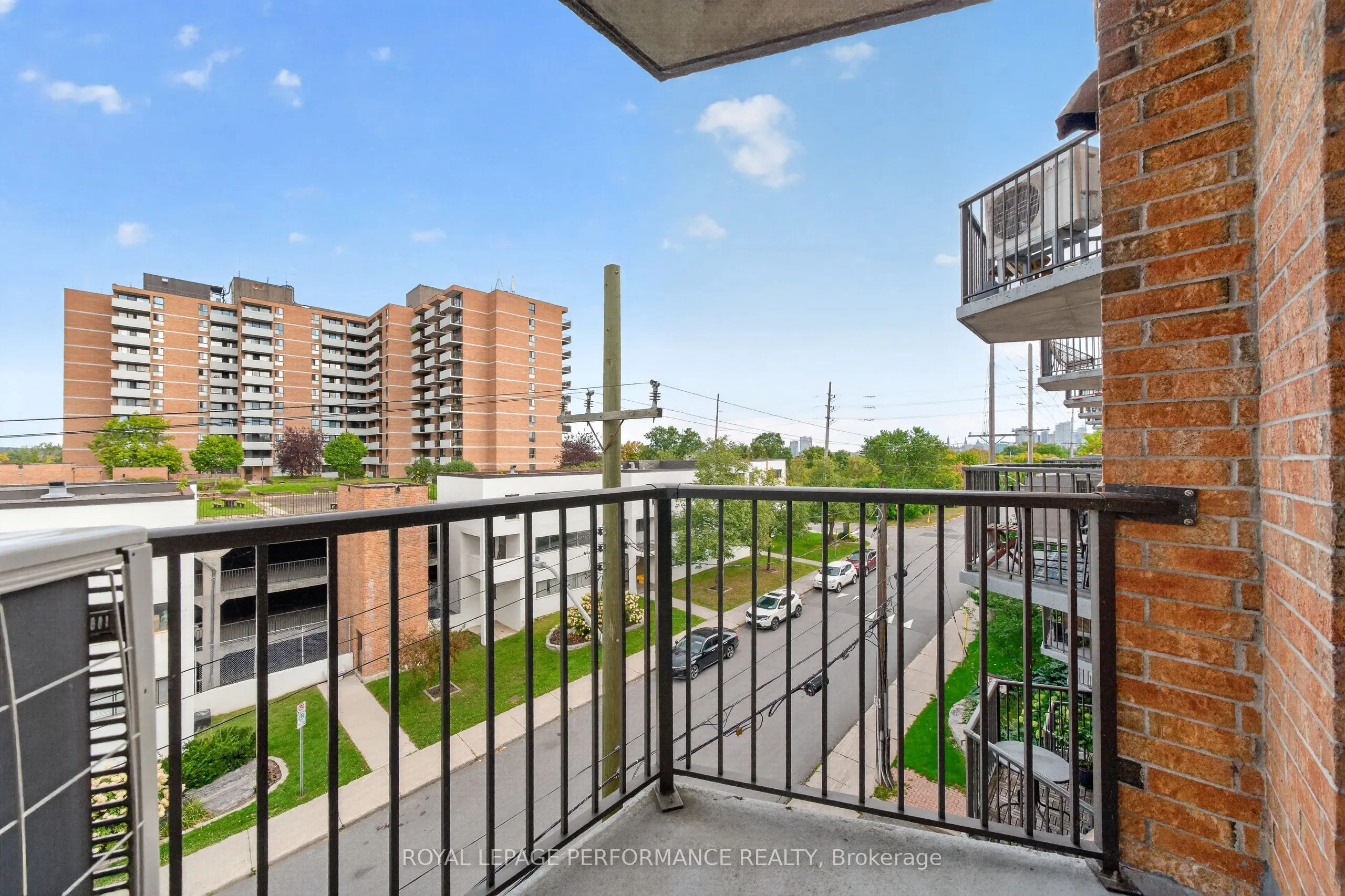 50 Burnside Avenue #407