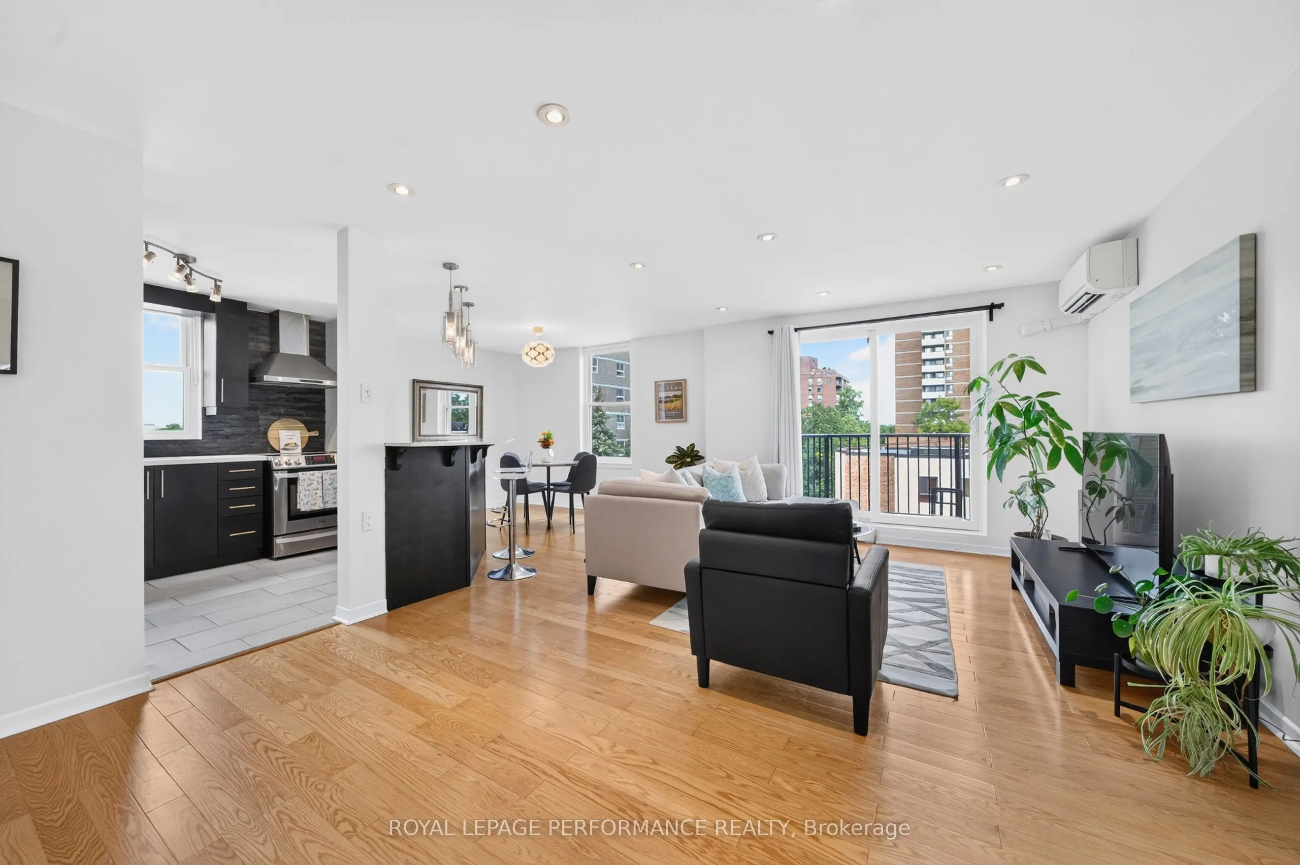 50 Burnside Avenue #407