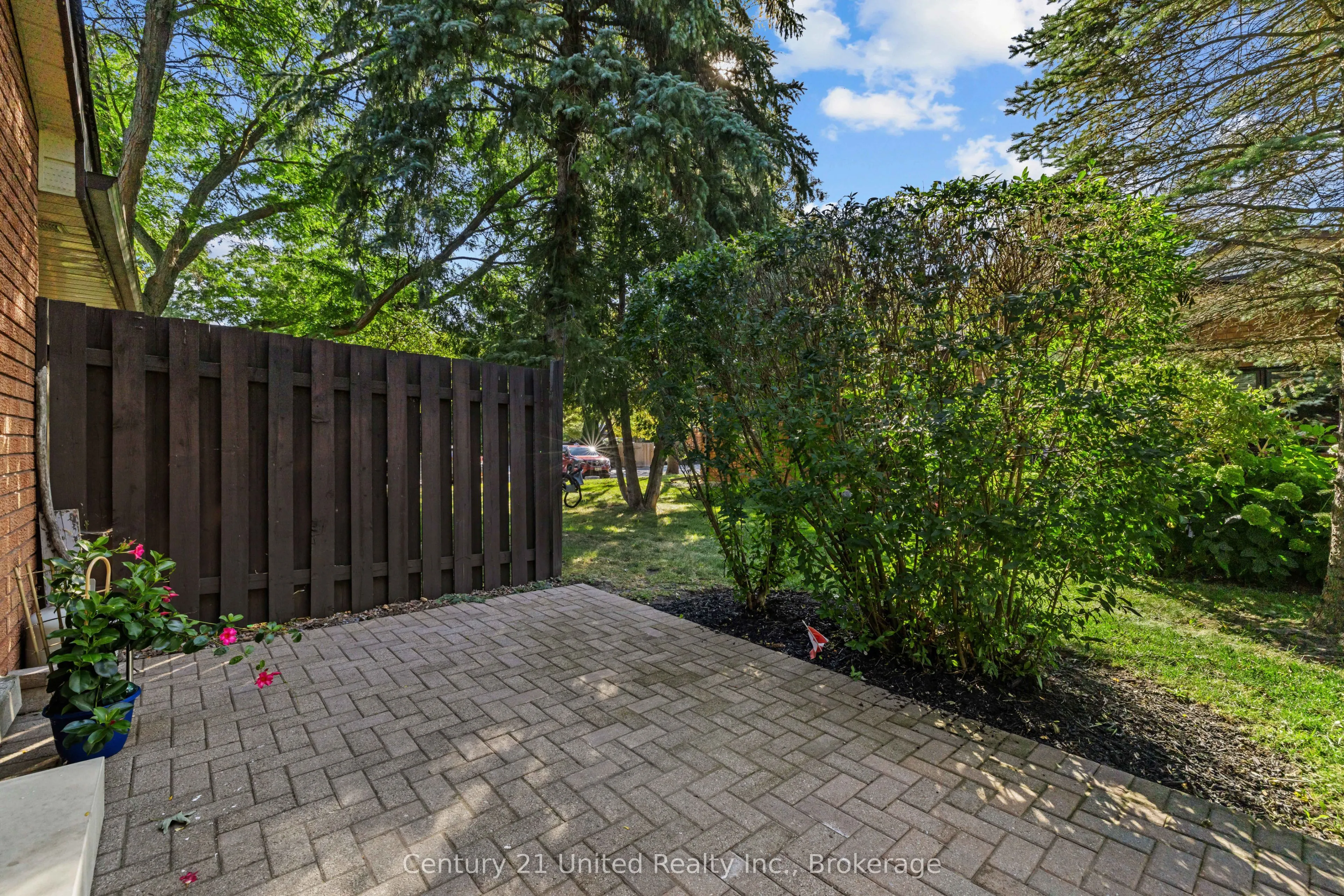 36 Champlain Crescent #10