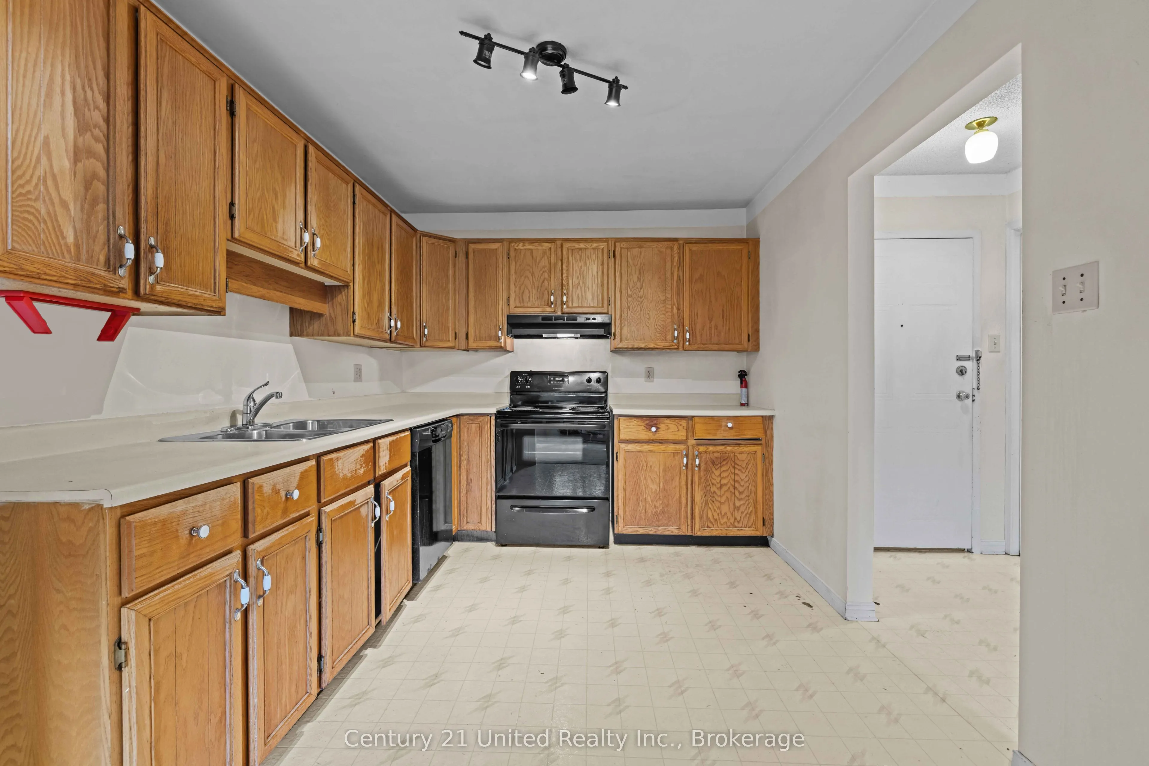 36 Champlain Crescent #10