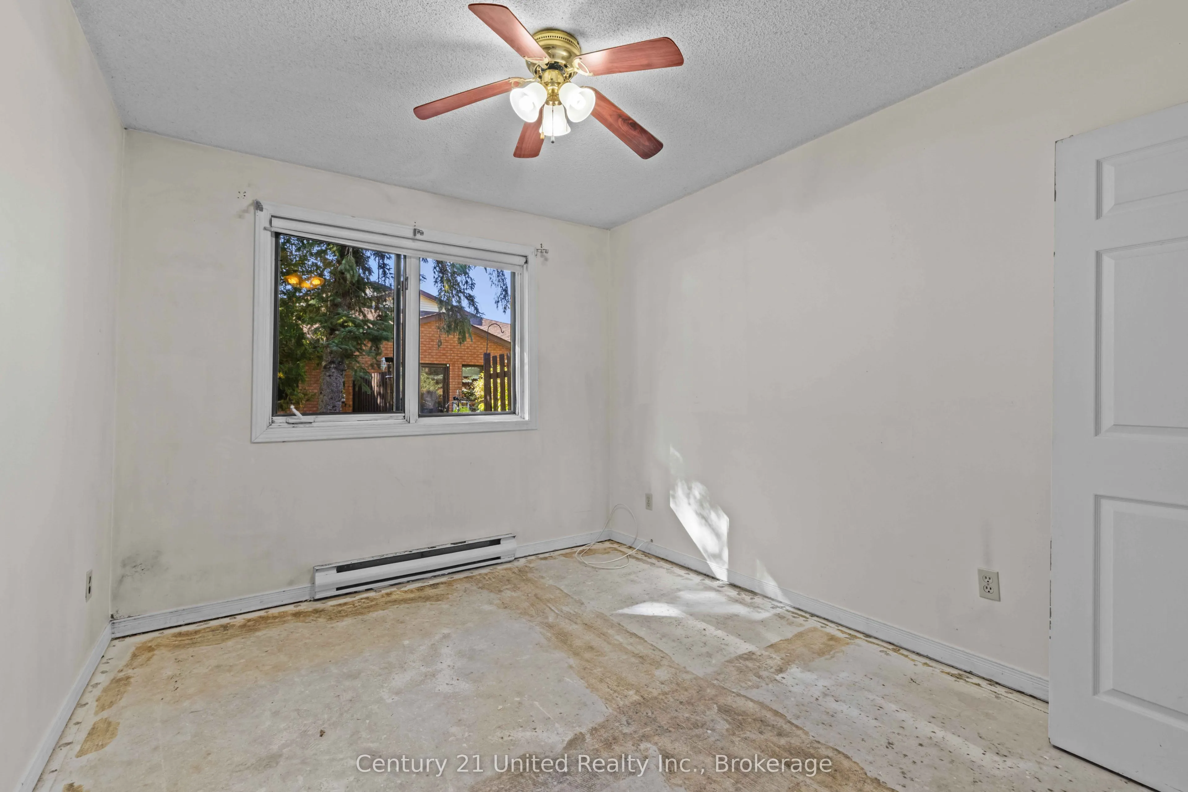 36 Champlain Crescent #10