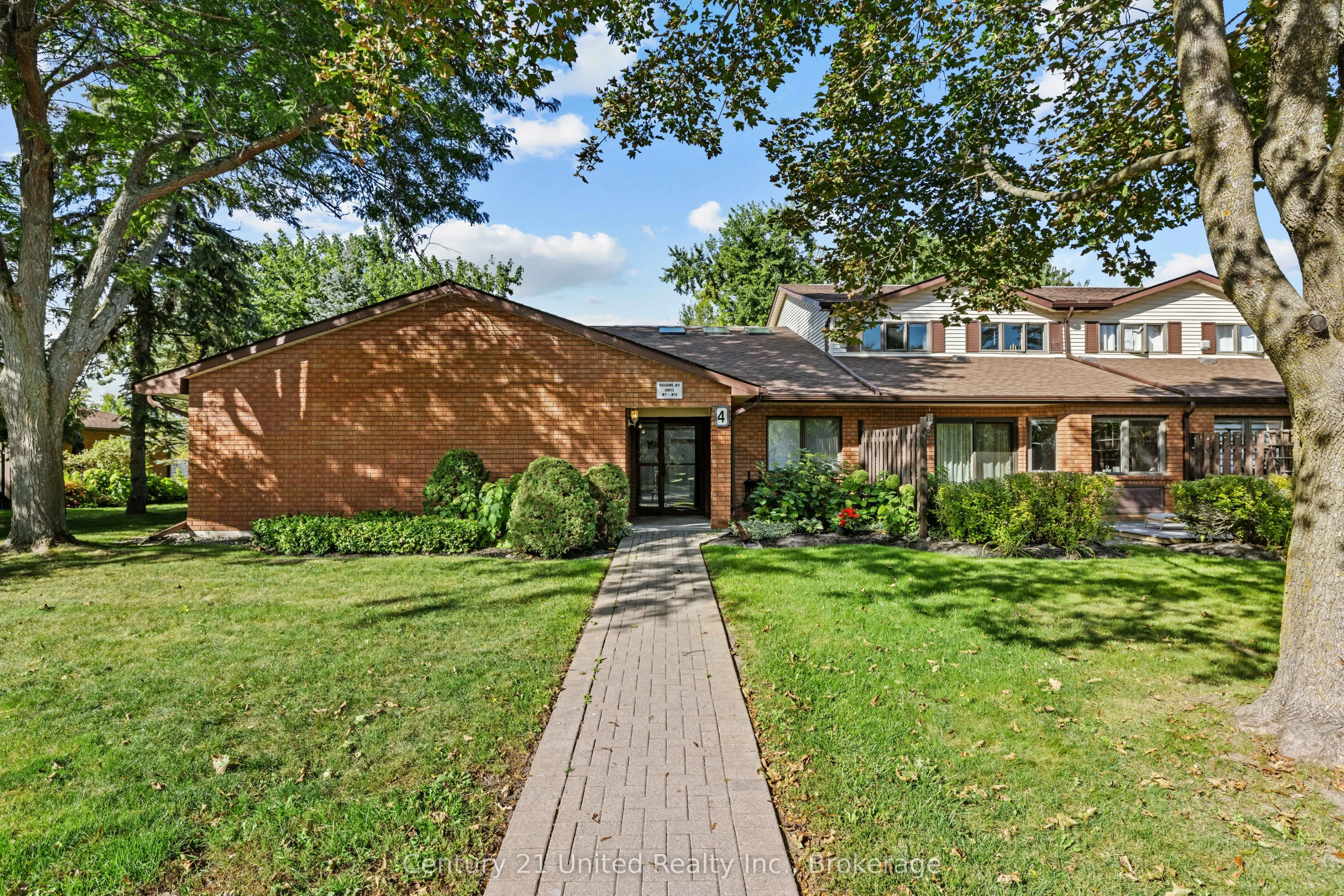 36 Champlain Crescent #10
