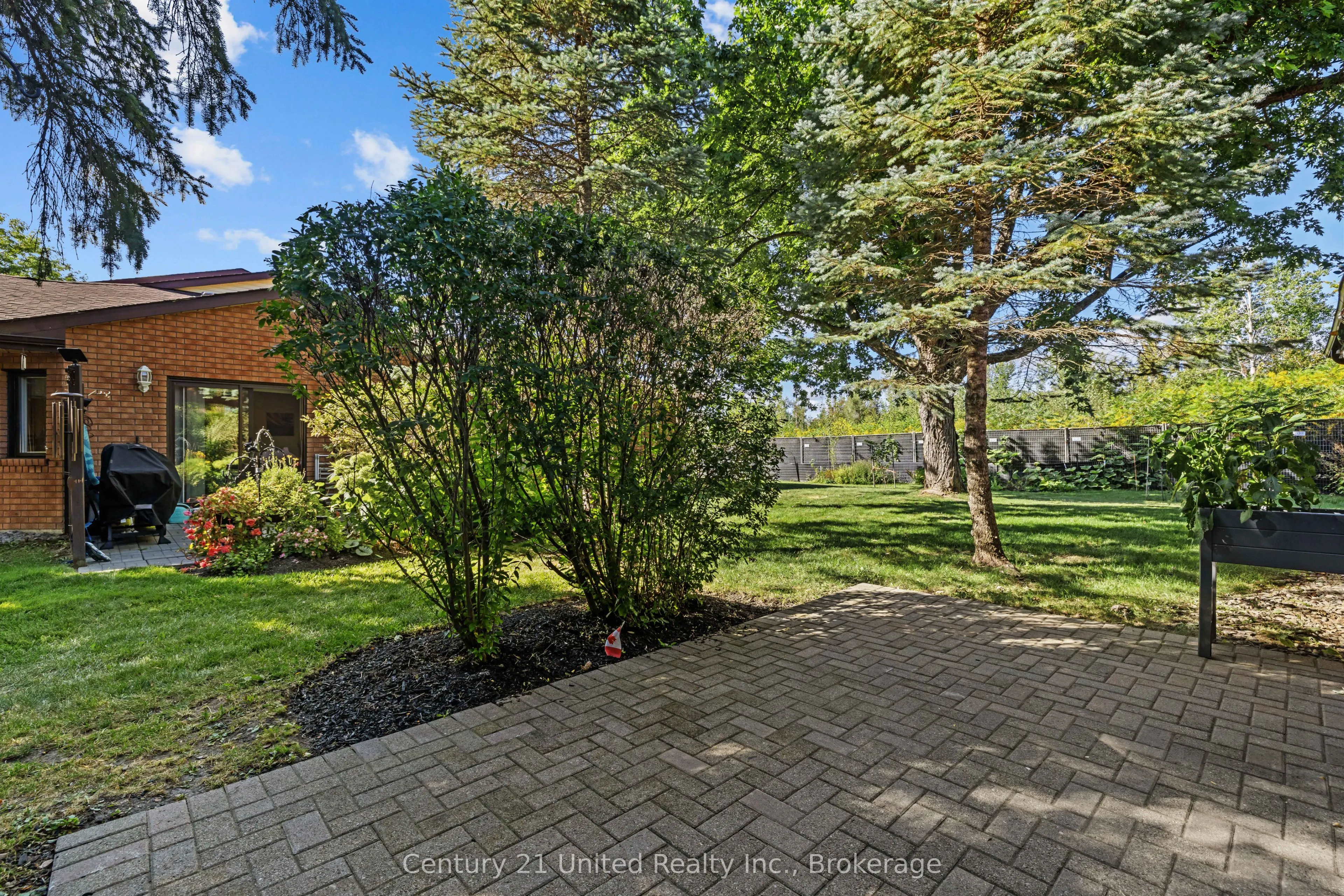 36 Champlain Crescent #10