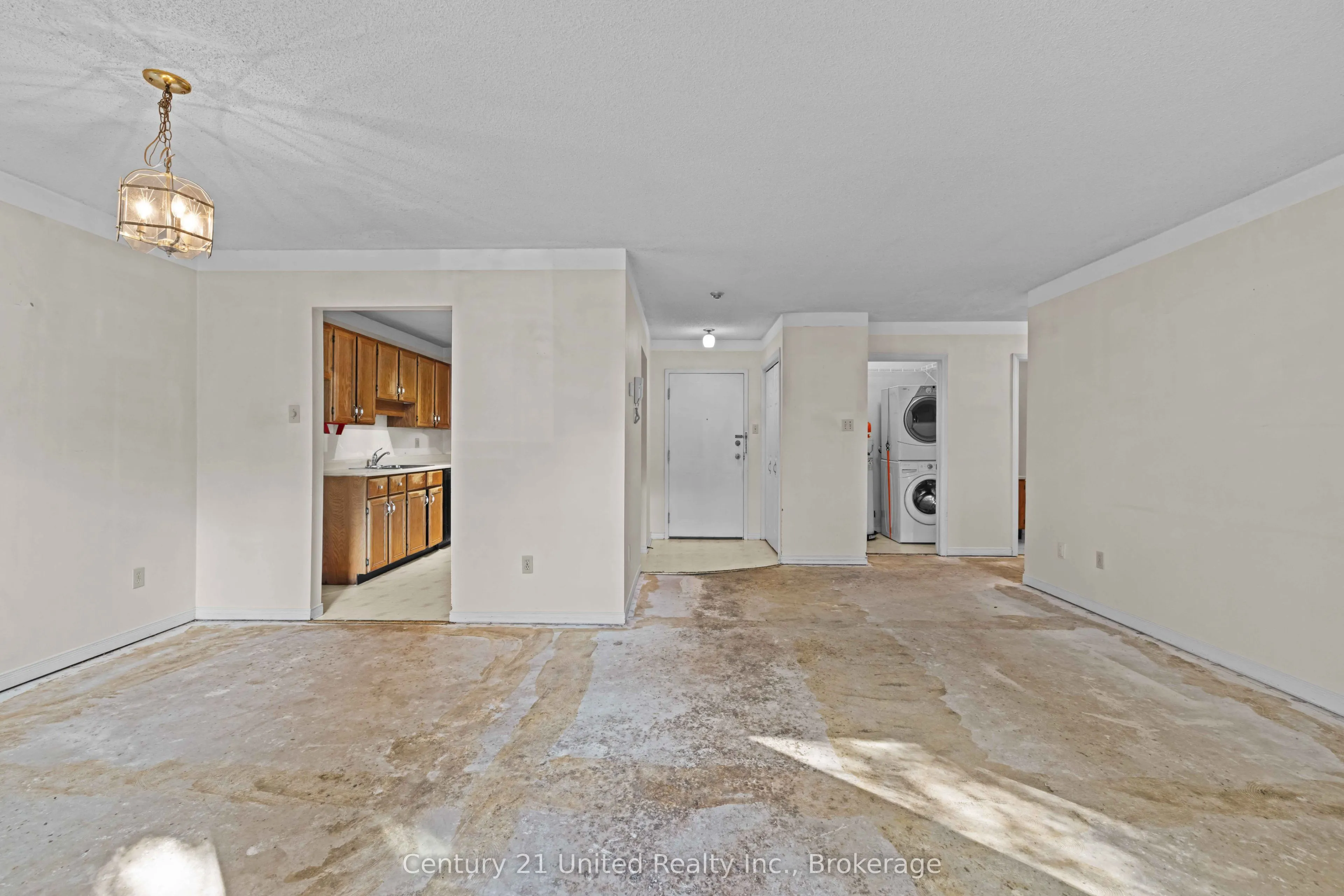 36 Champlain Crescent #10