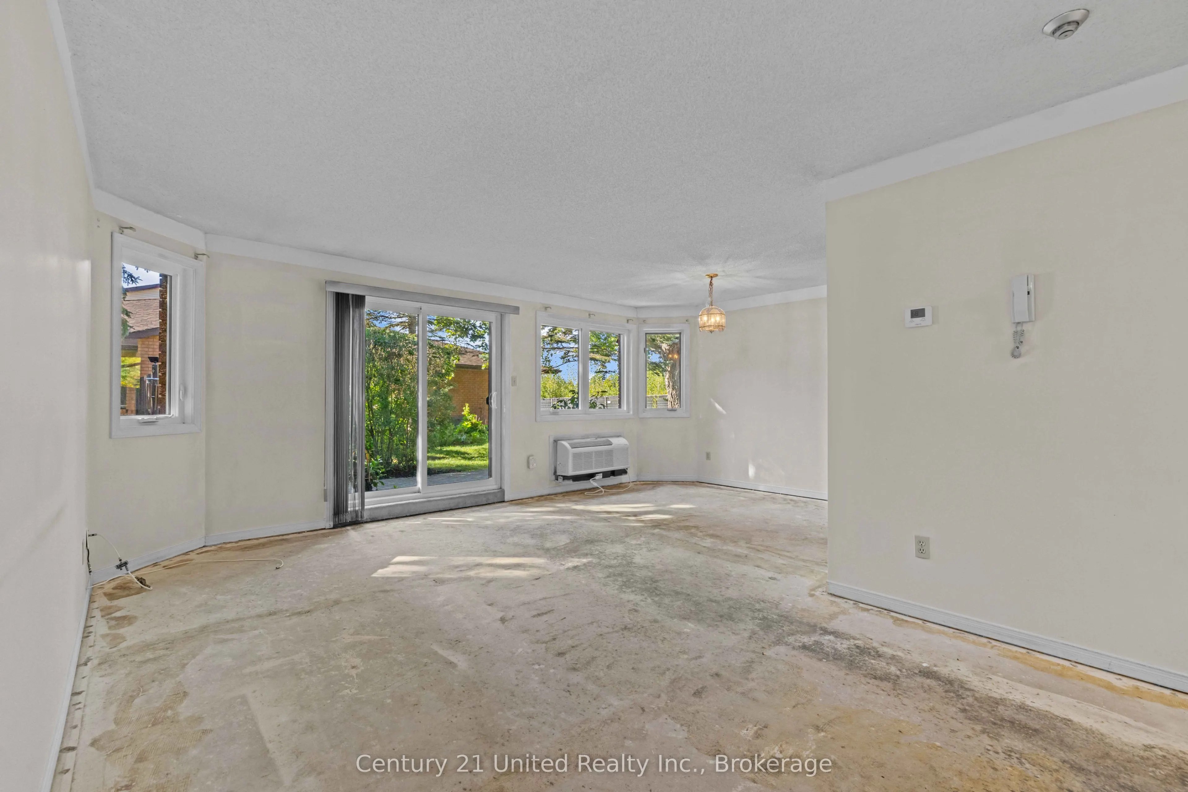36 Champlain Crescent #10