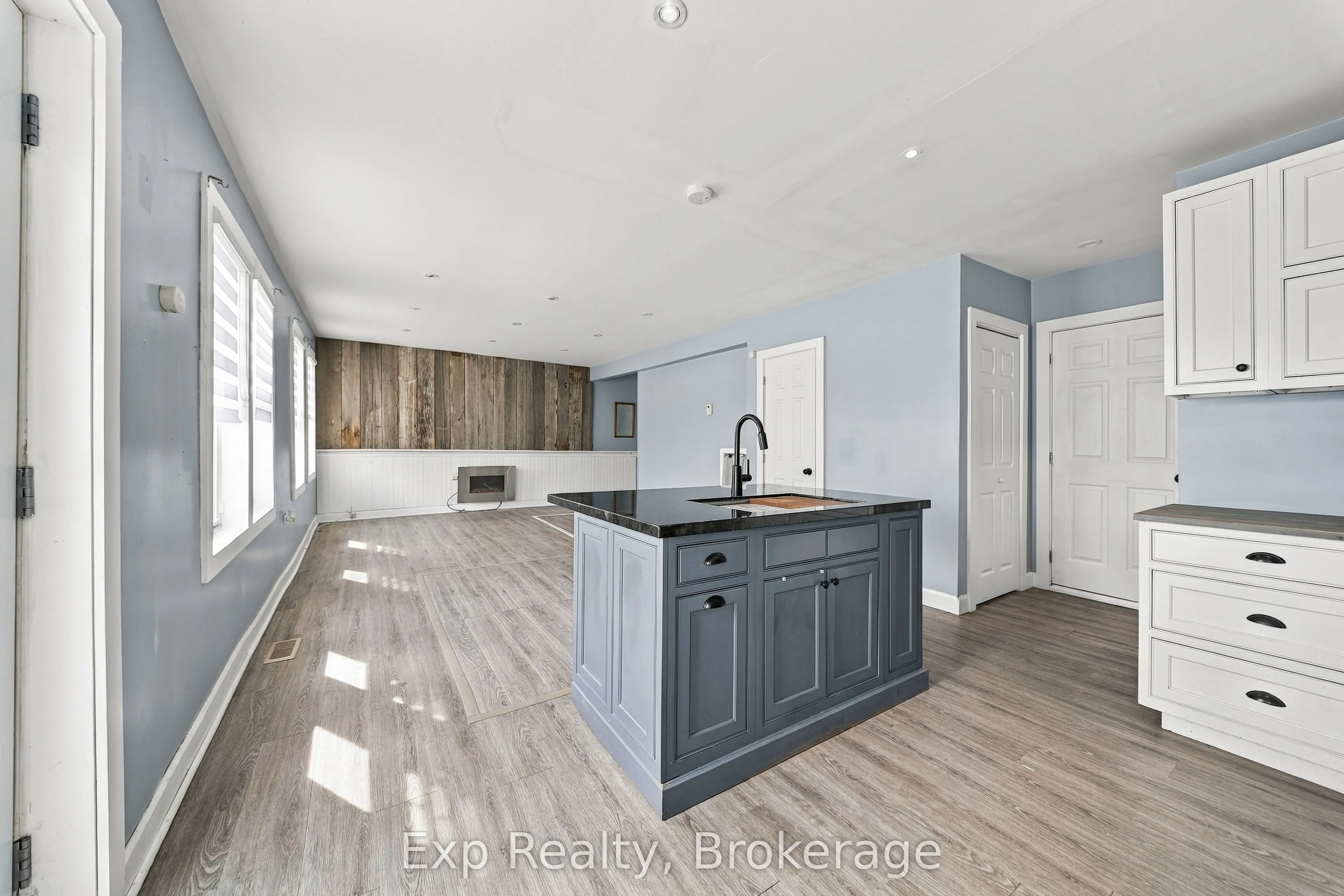 15 Madoc Street
