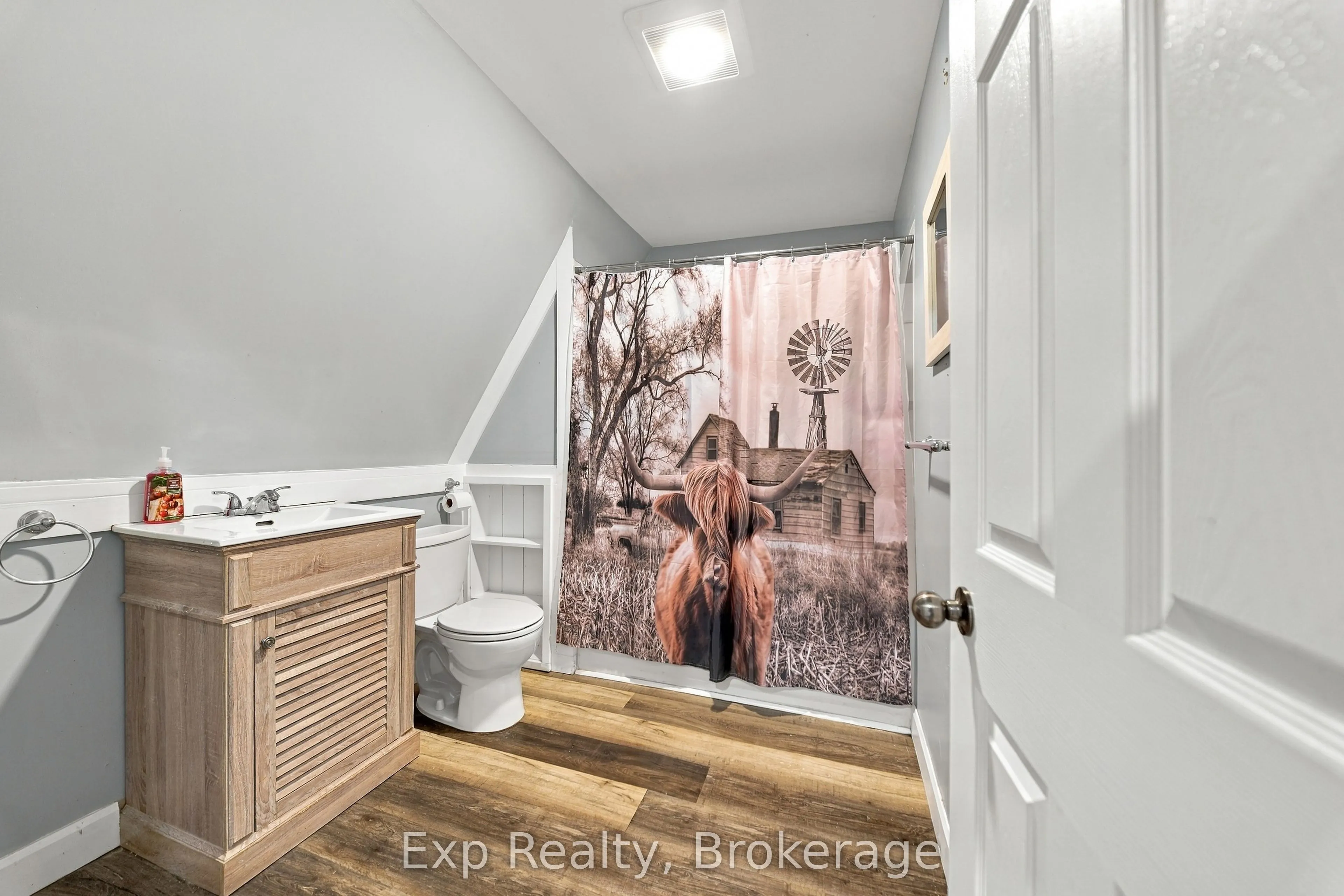 15 Madoc Street