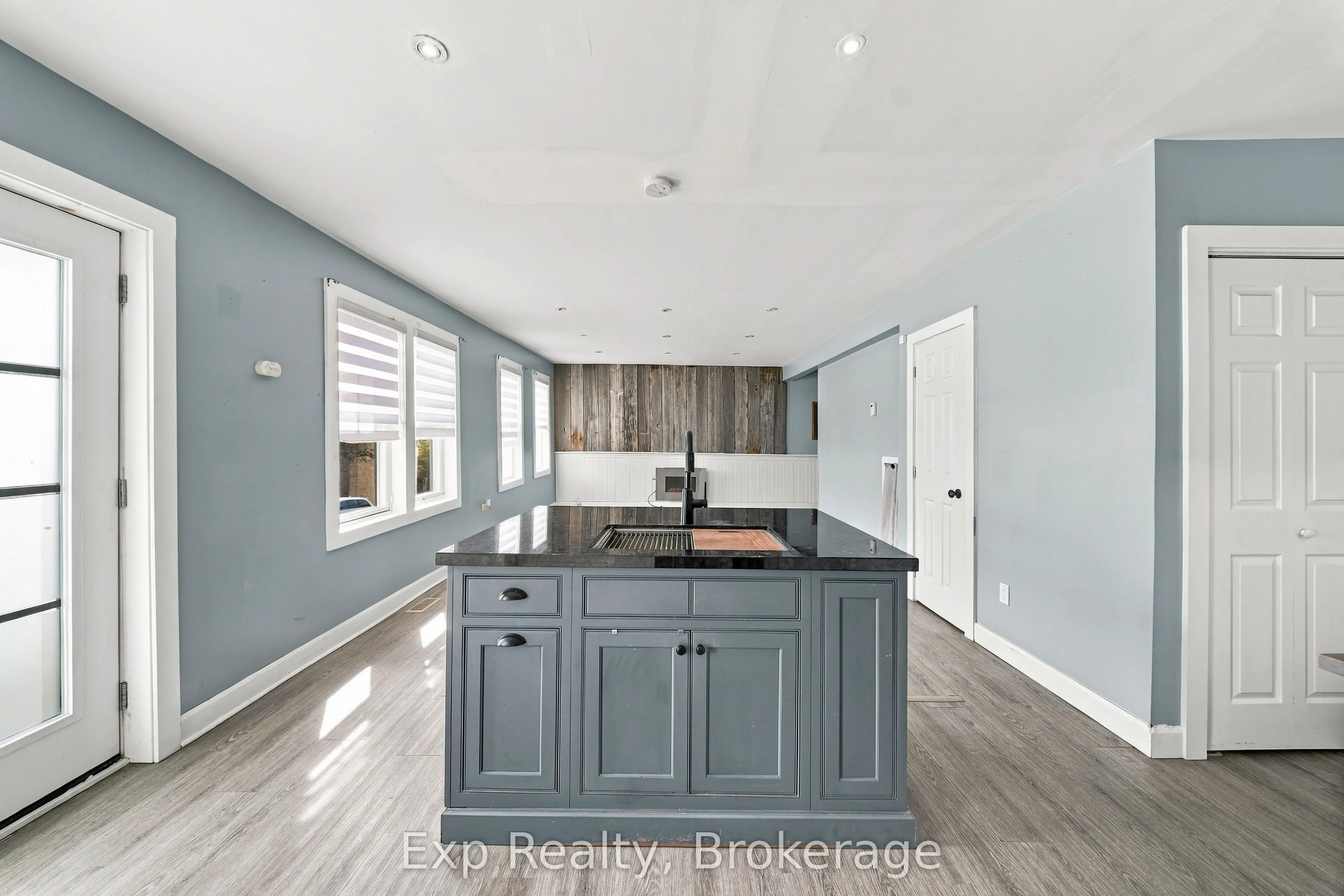 15 Madoc Street