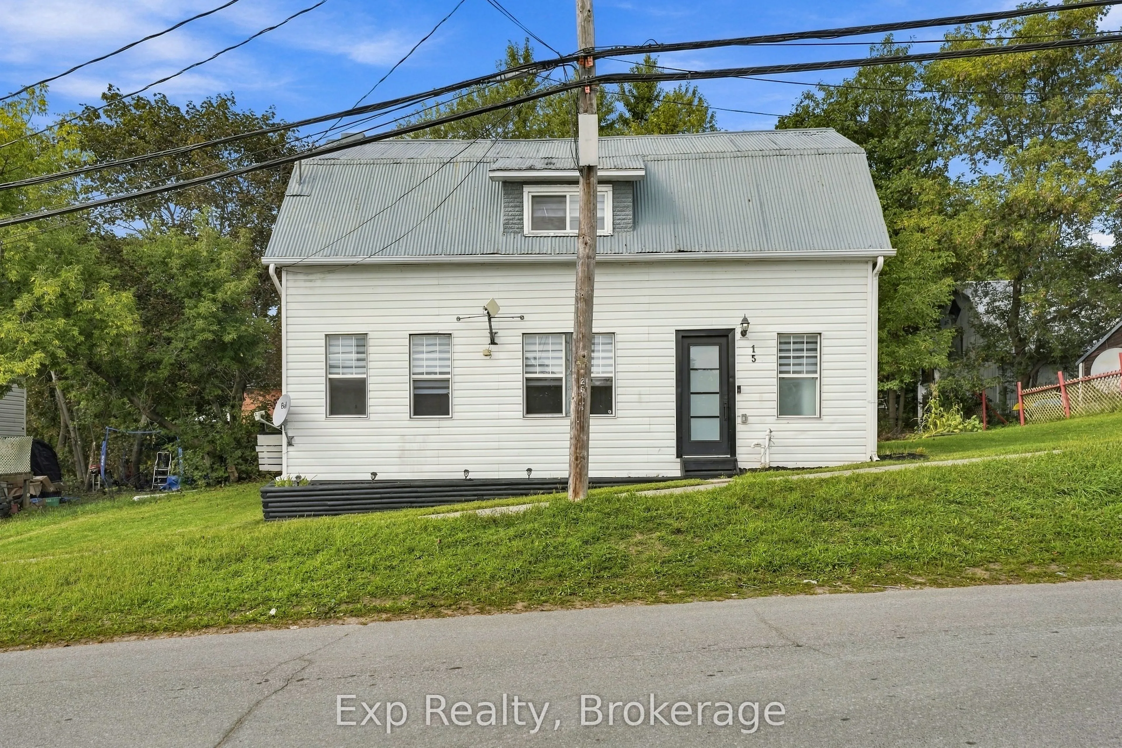 15 Madoc Street