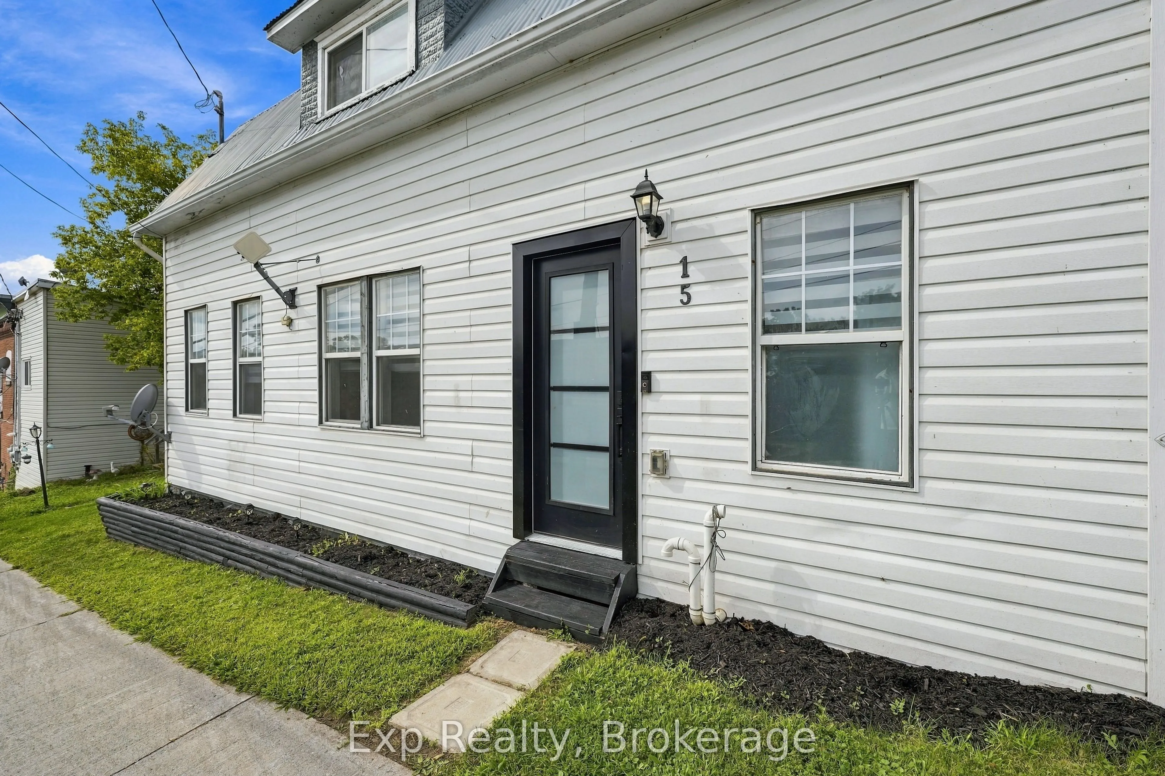 15 Madoc Street