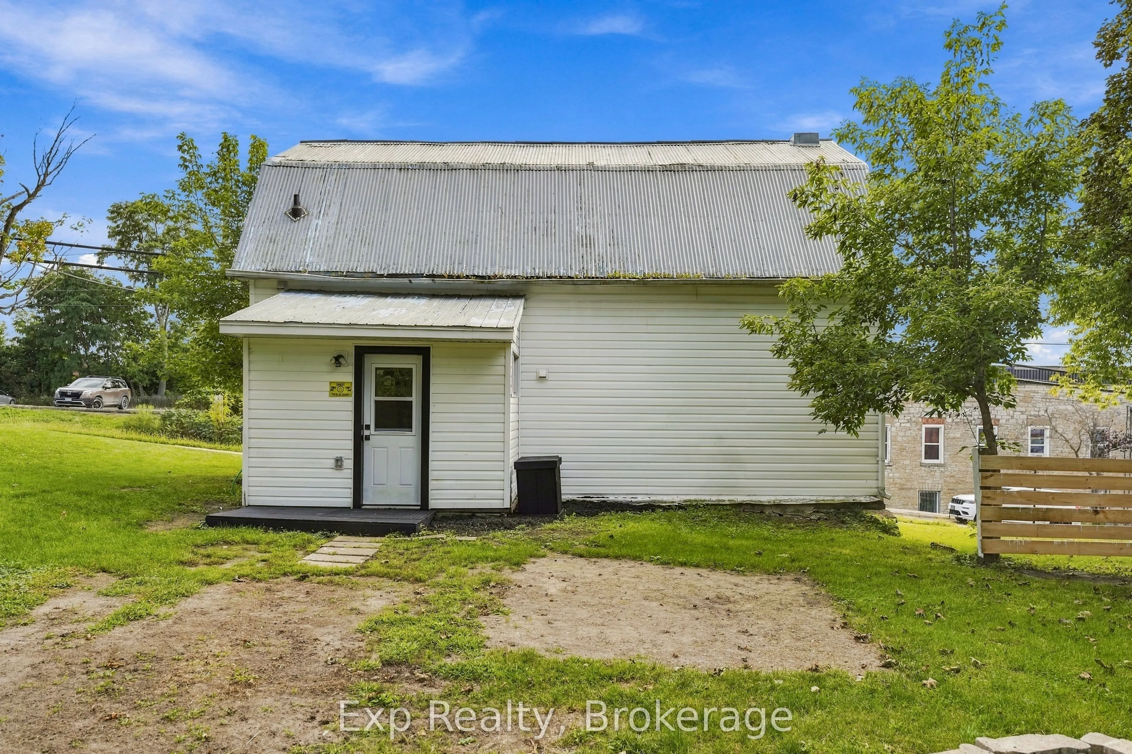 15 Madoc Street