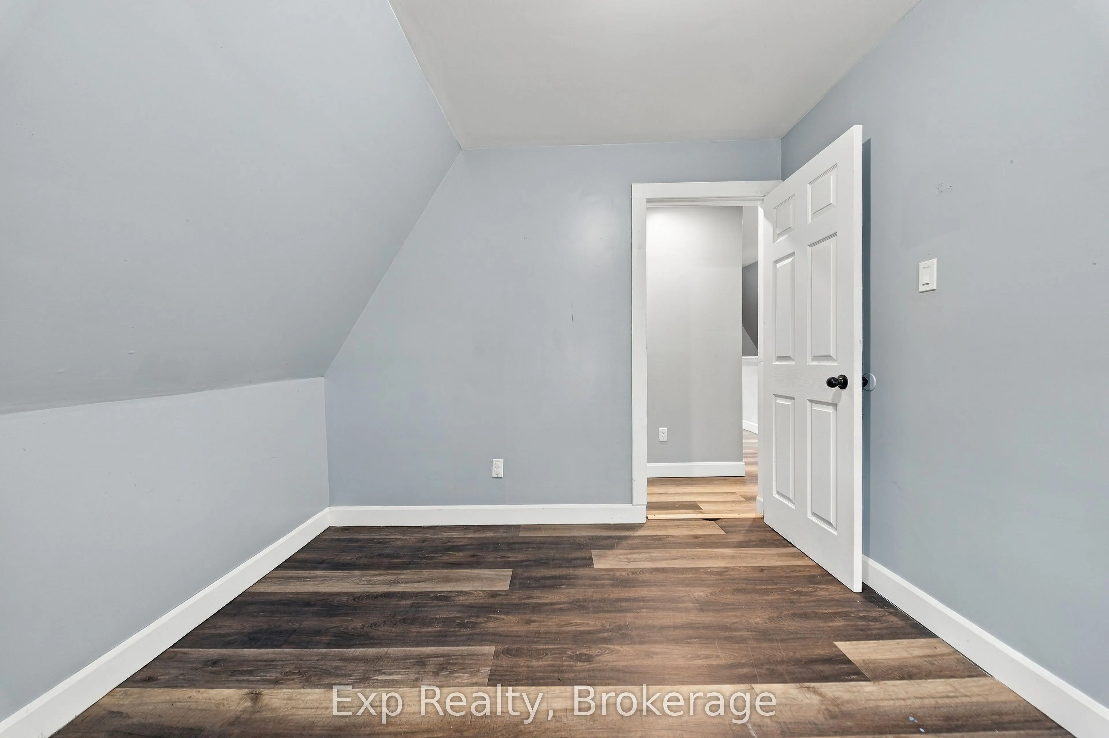 15 Madoc Street