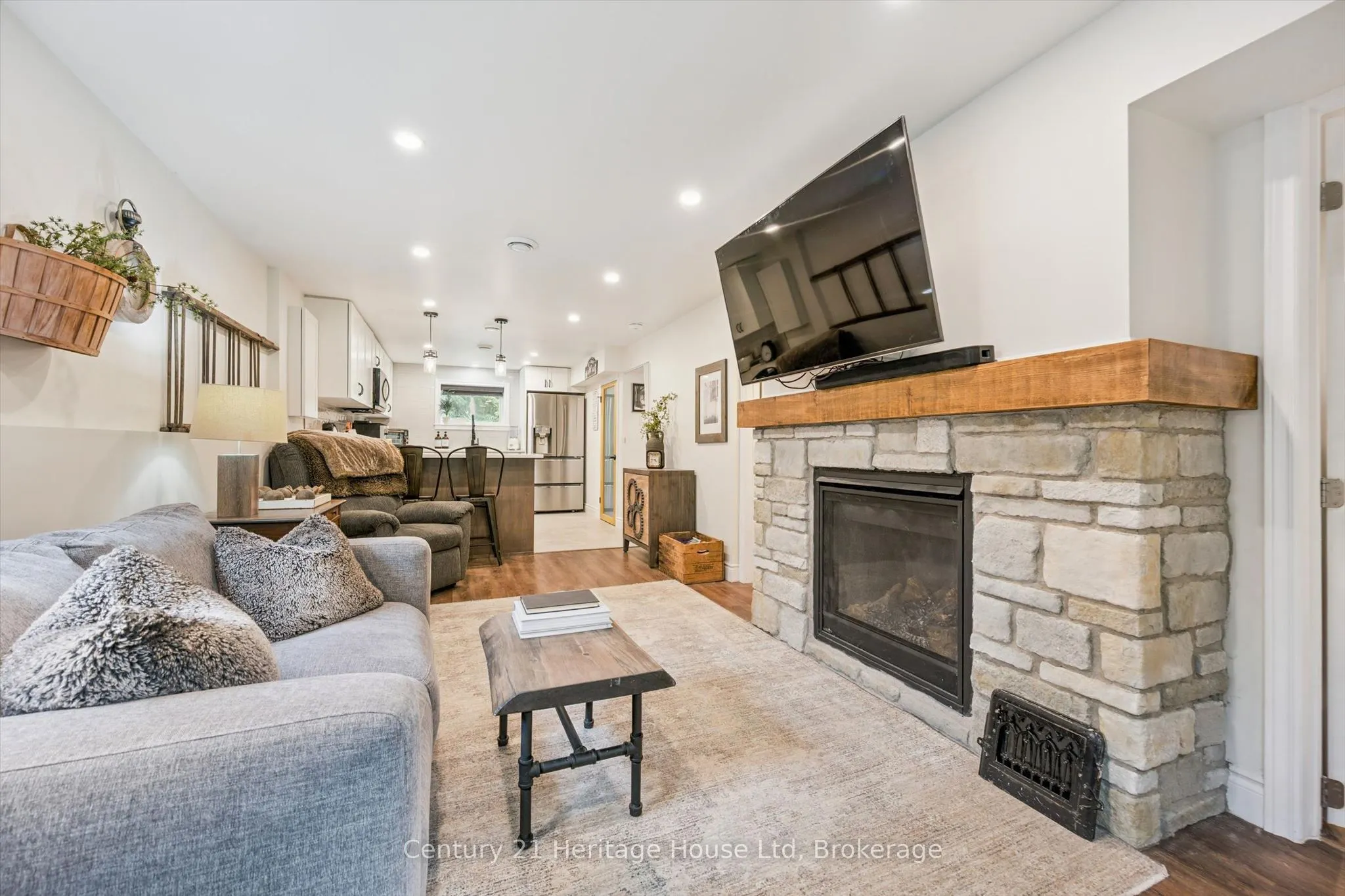 635 Hillview Road