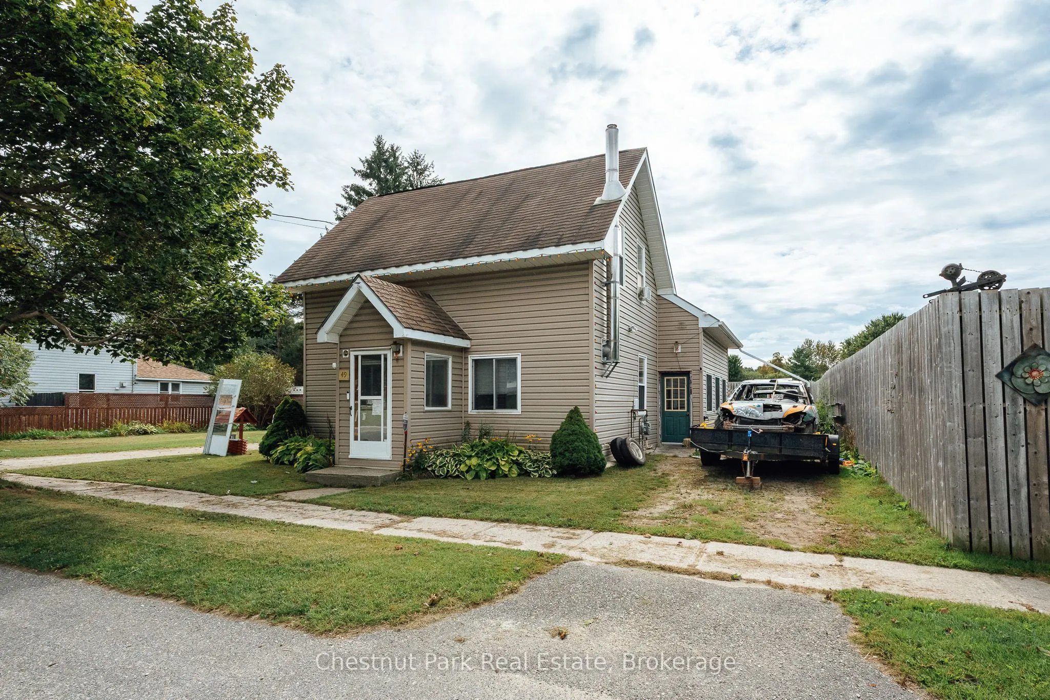 49 Queen Street E