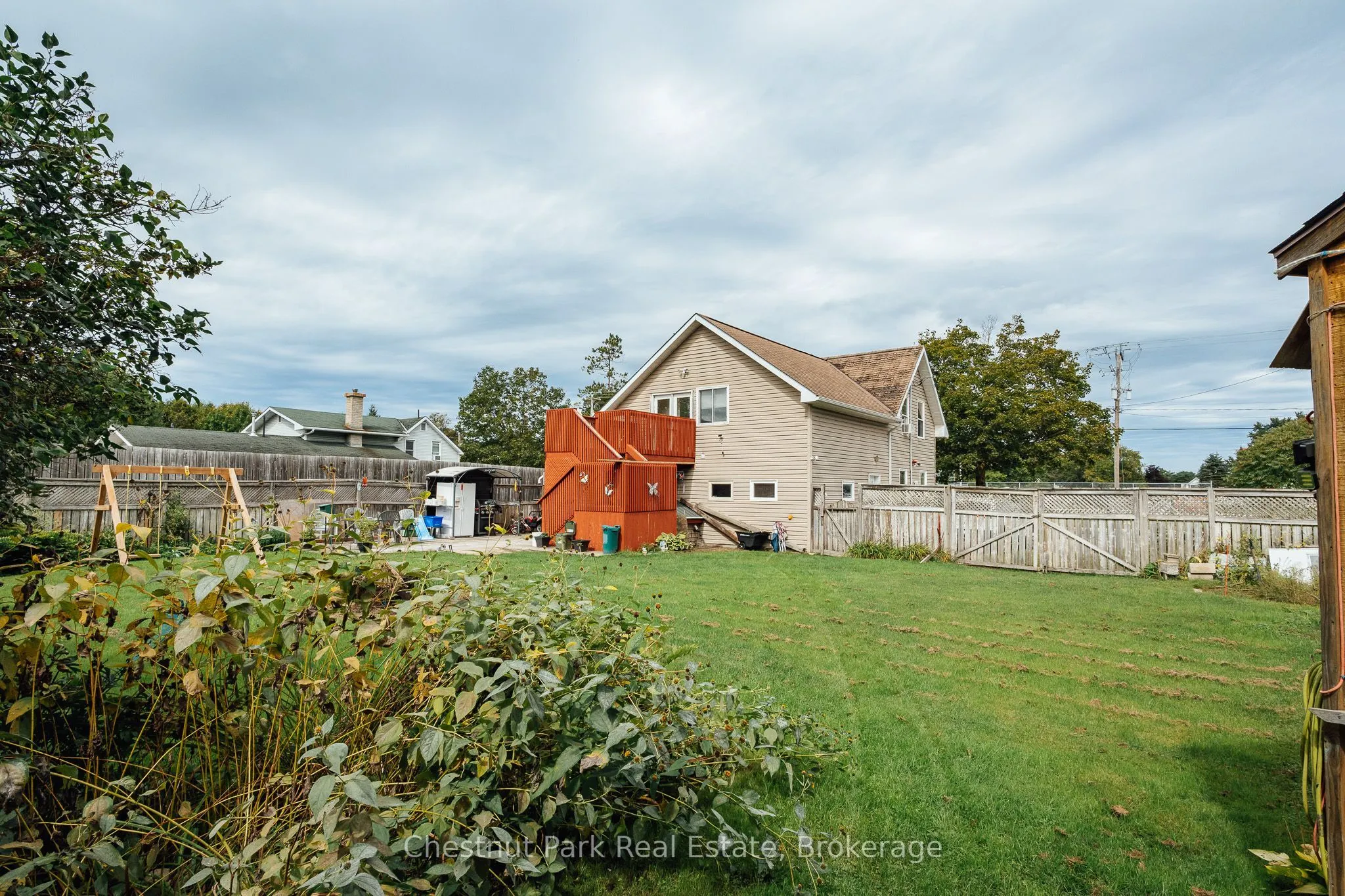 49 Queen Street E