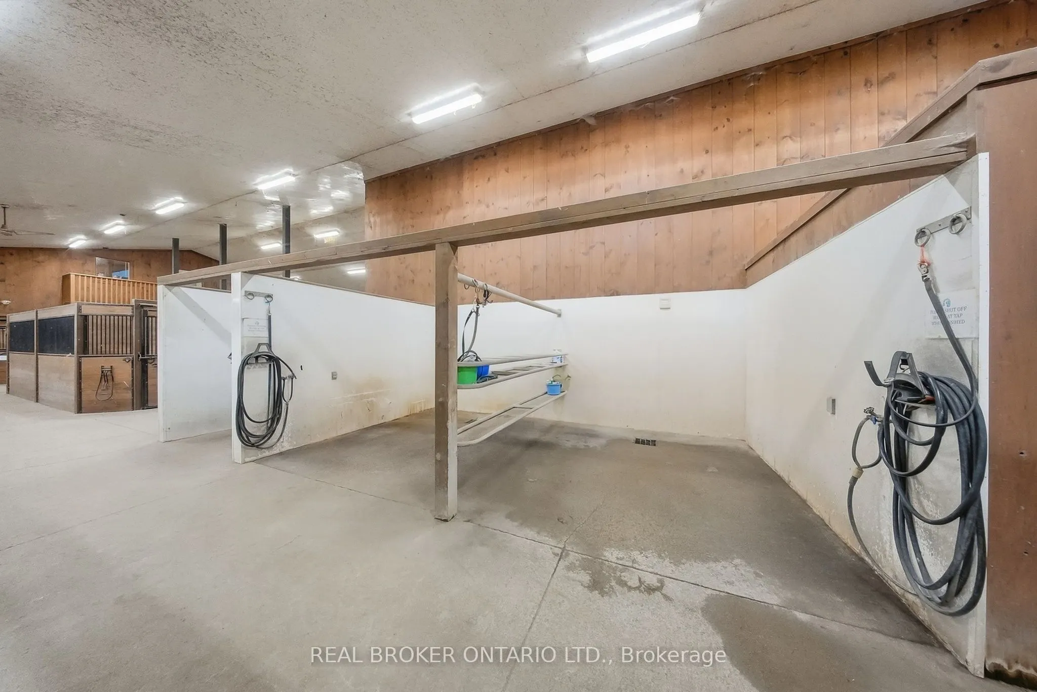 1694 CENTRE RD