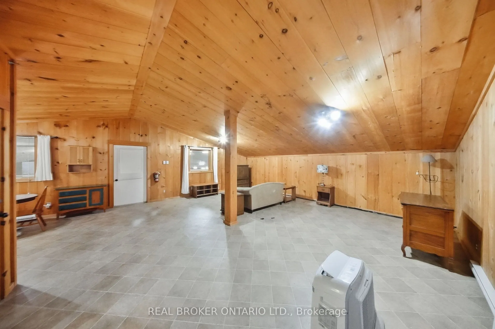 1694 CENTRE RD