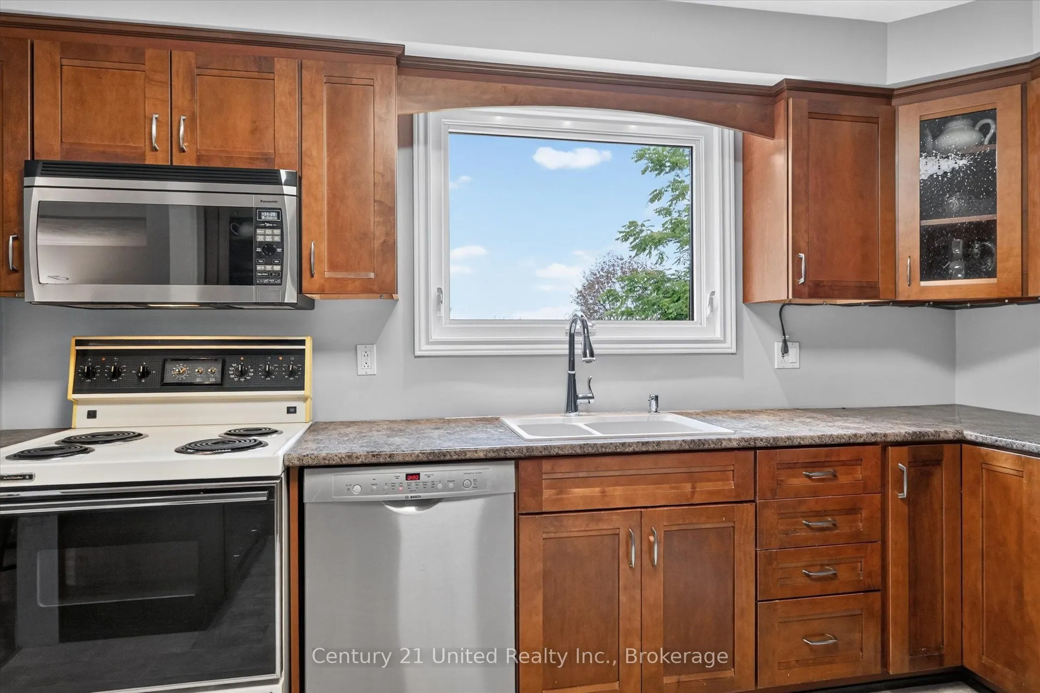 537 Montcalm Drive