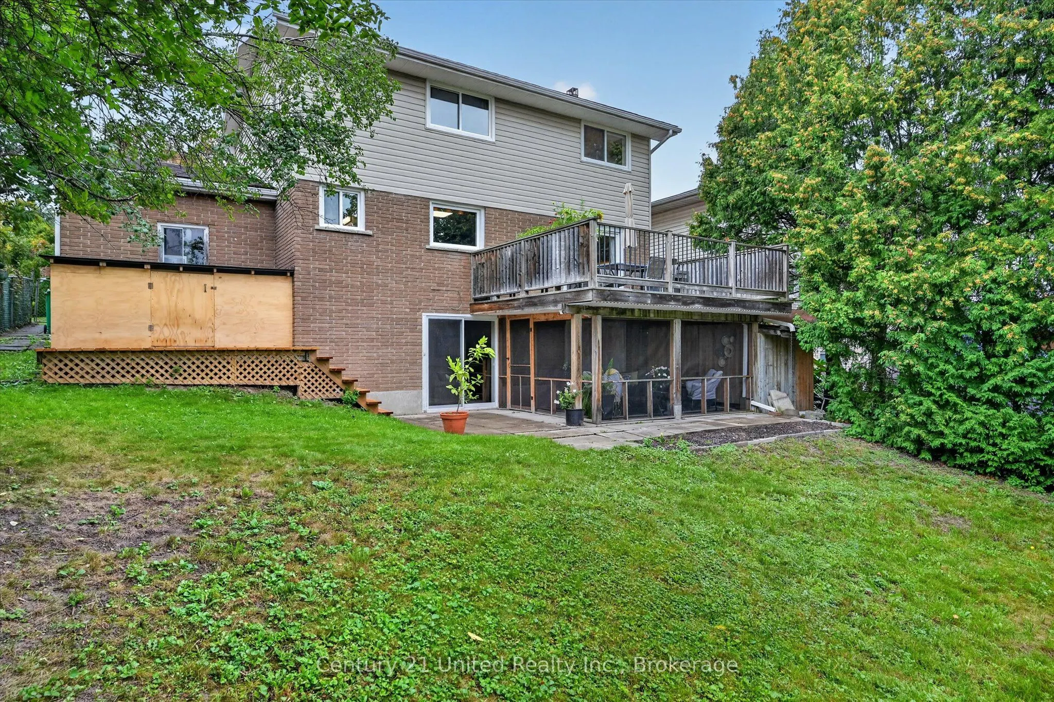 537 Montcalm Drive