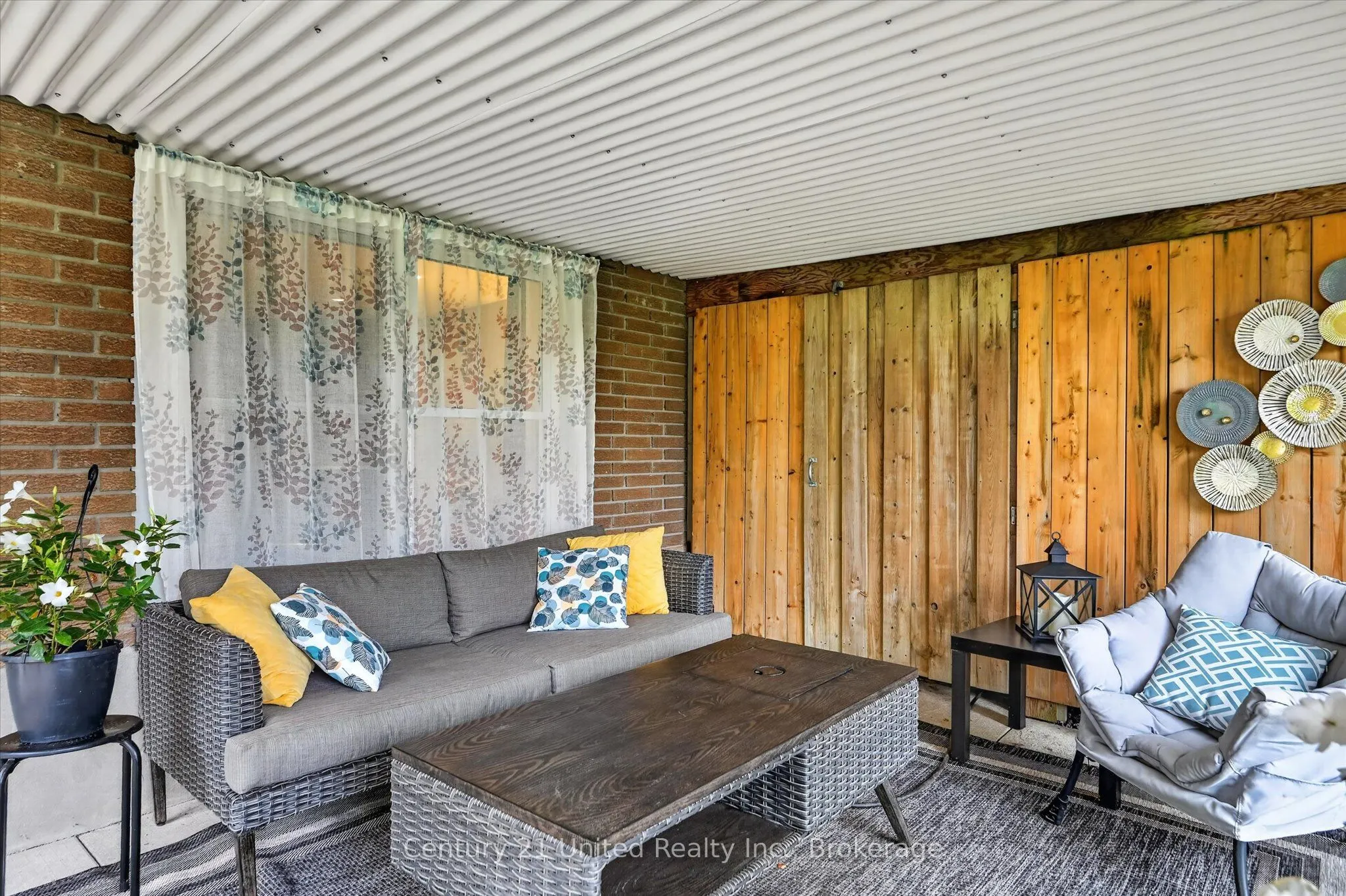 537 Montcalm Drive