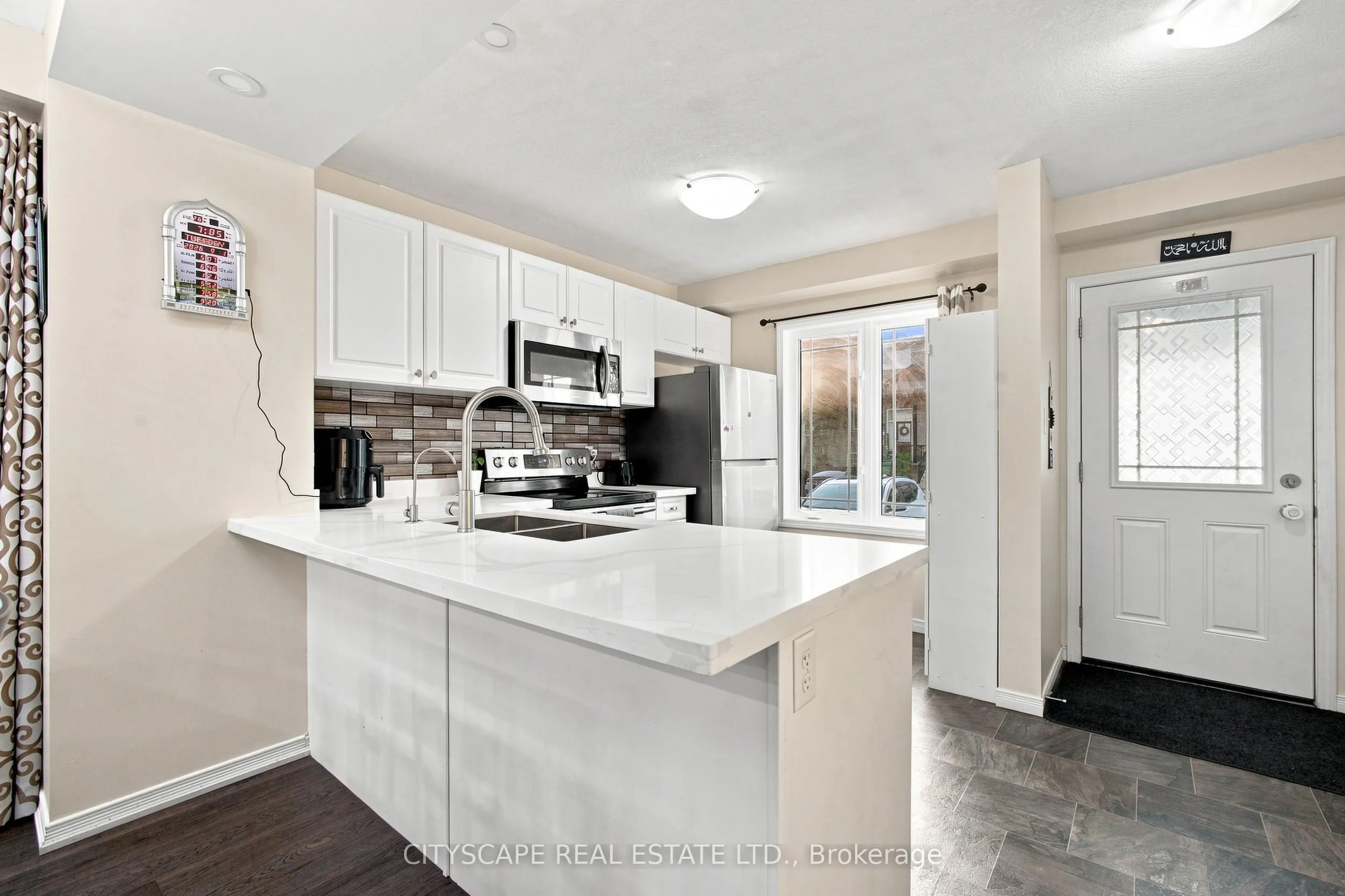 350 Dundas Street S #37