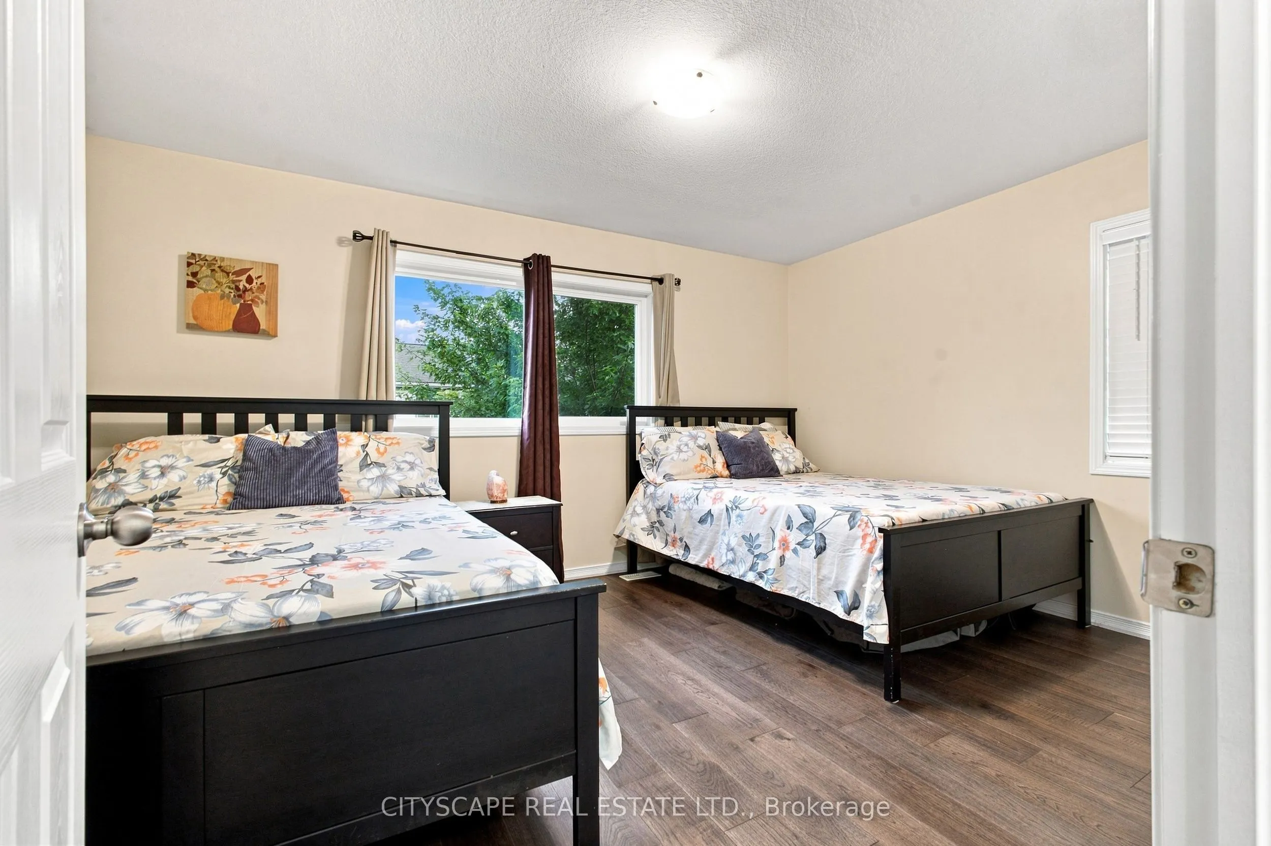 350 Dundas Street S #37