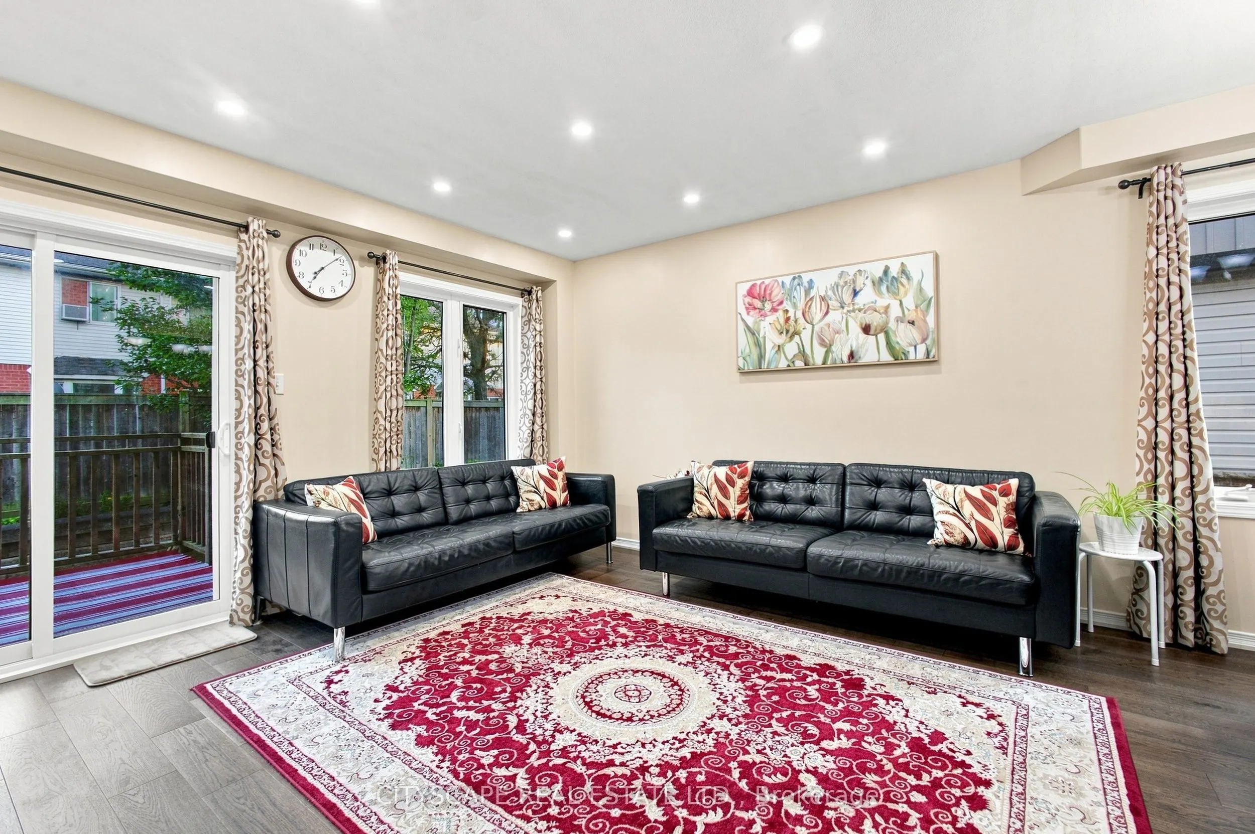 350 Dundas Street S #37