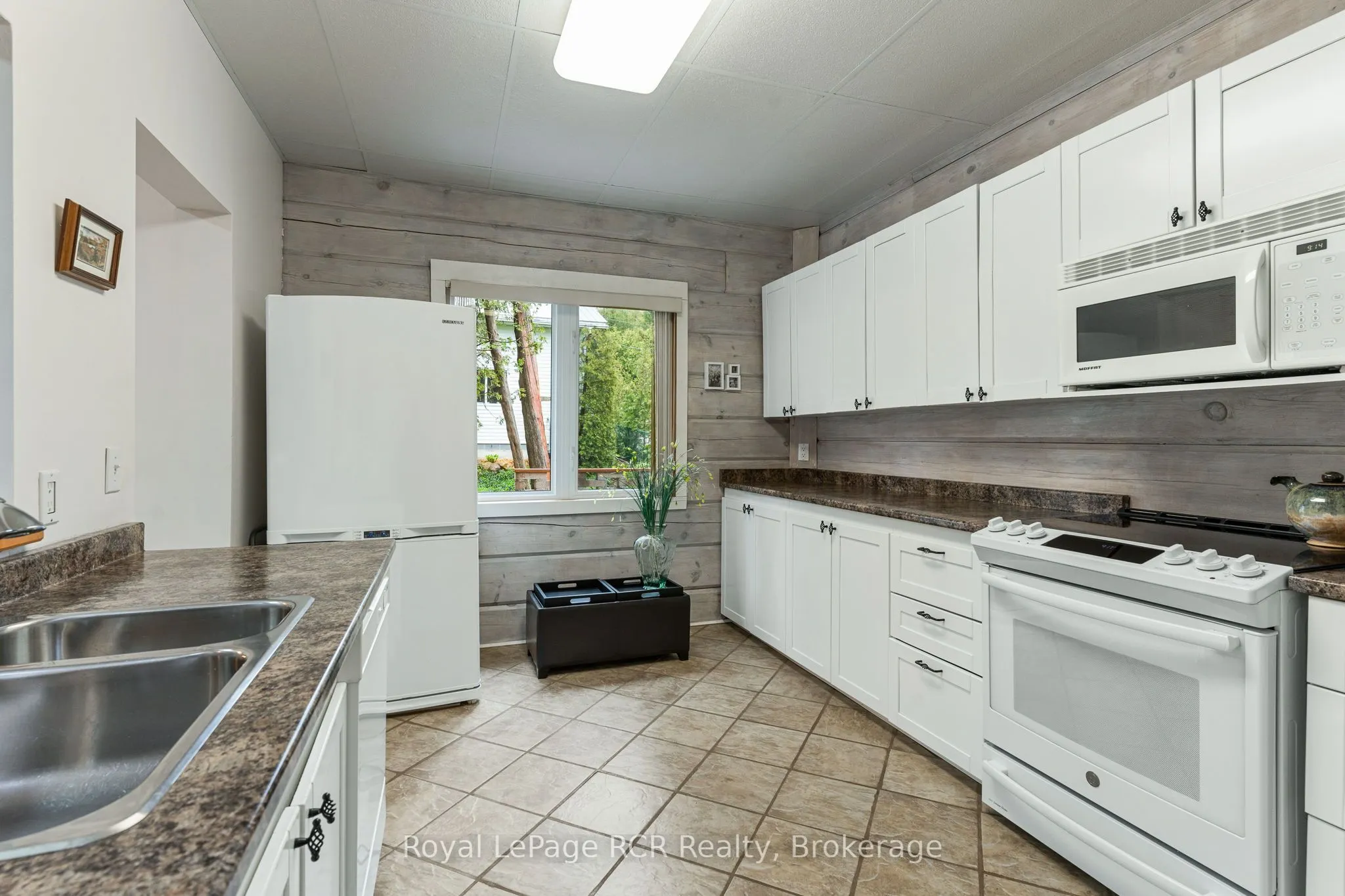183 Lakeshore Road