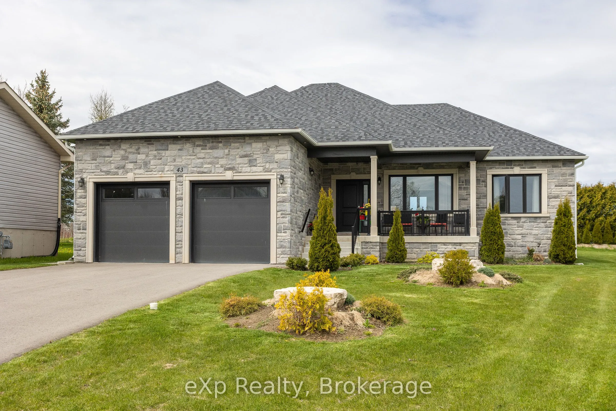 43 Country Crescent