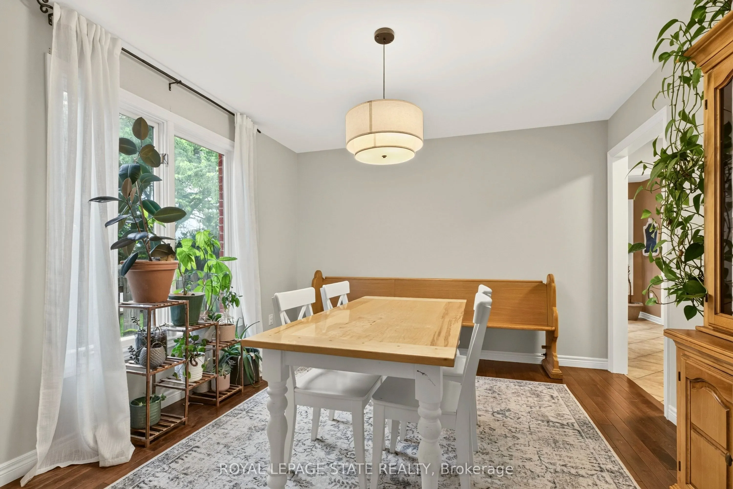4507 Ivy Gardens Crescent