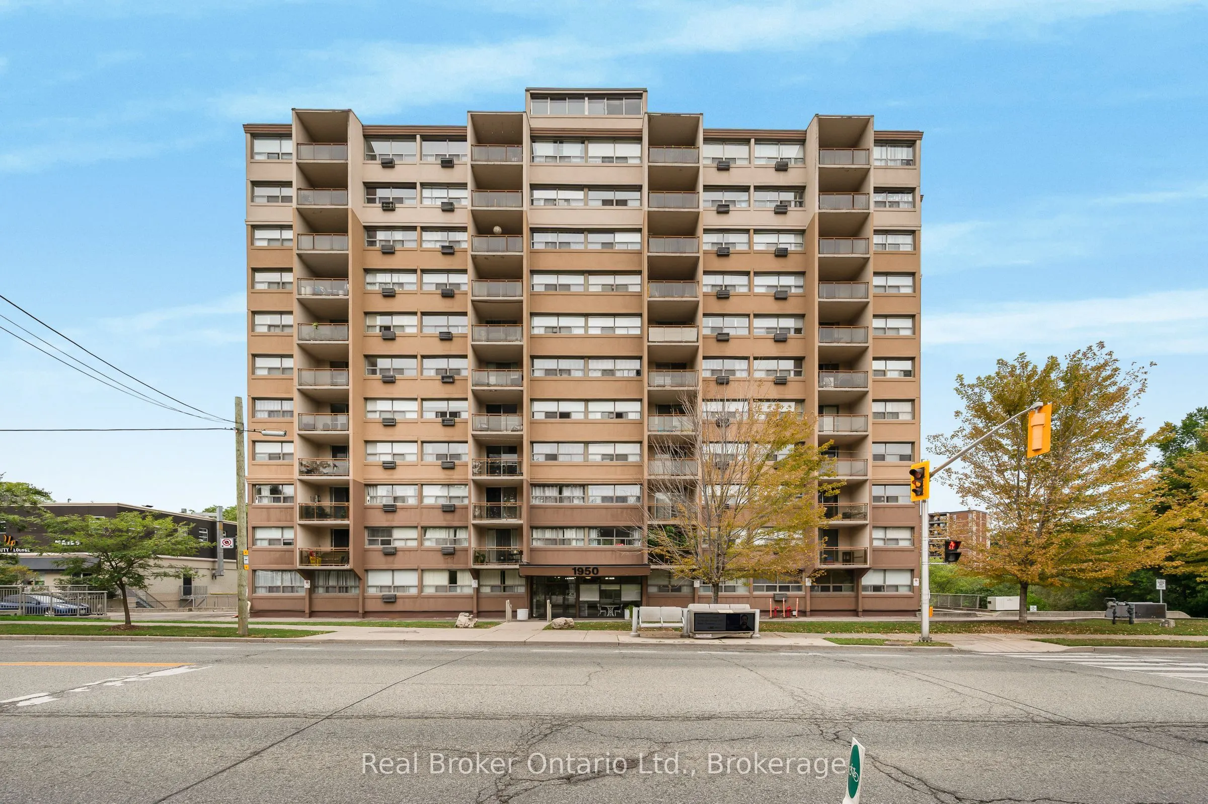 1950 Main Street W #802