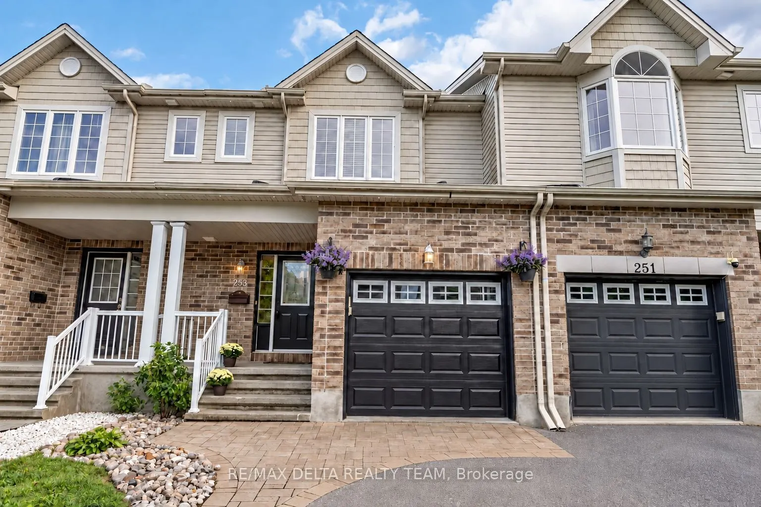253 Cityview Crescent