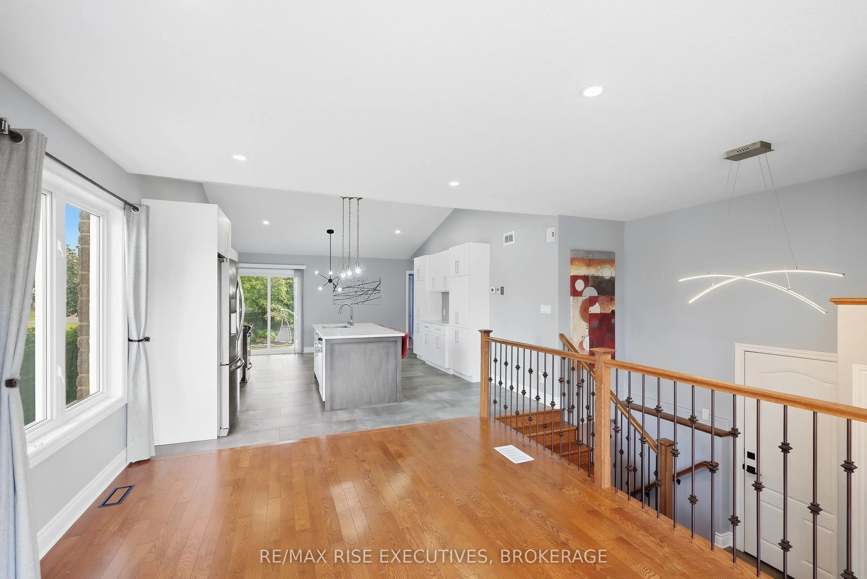1500 Crimson Crescent