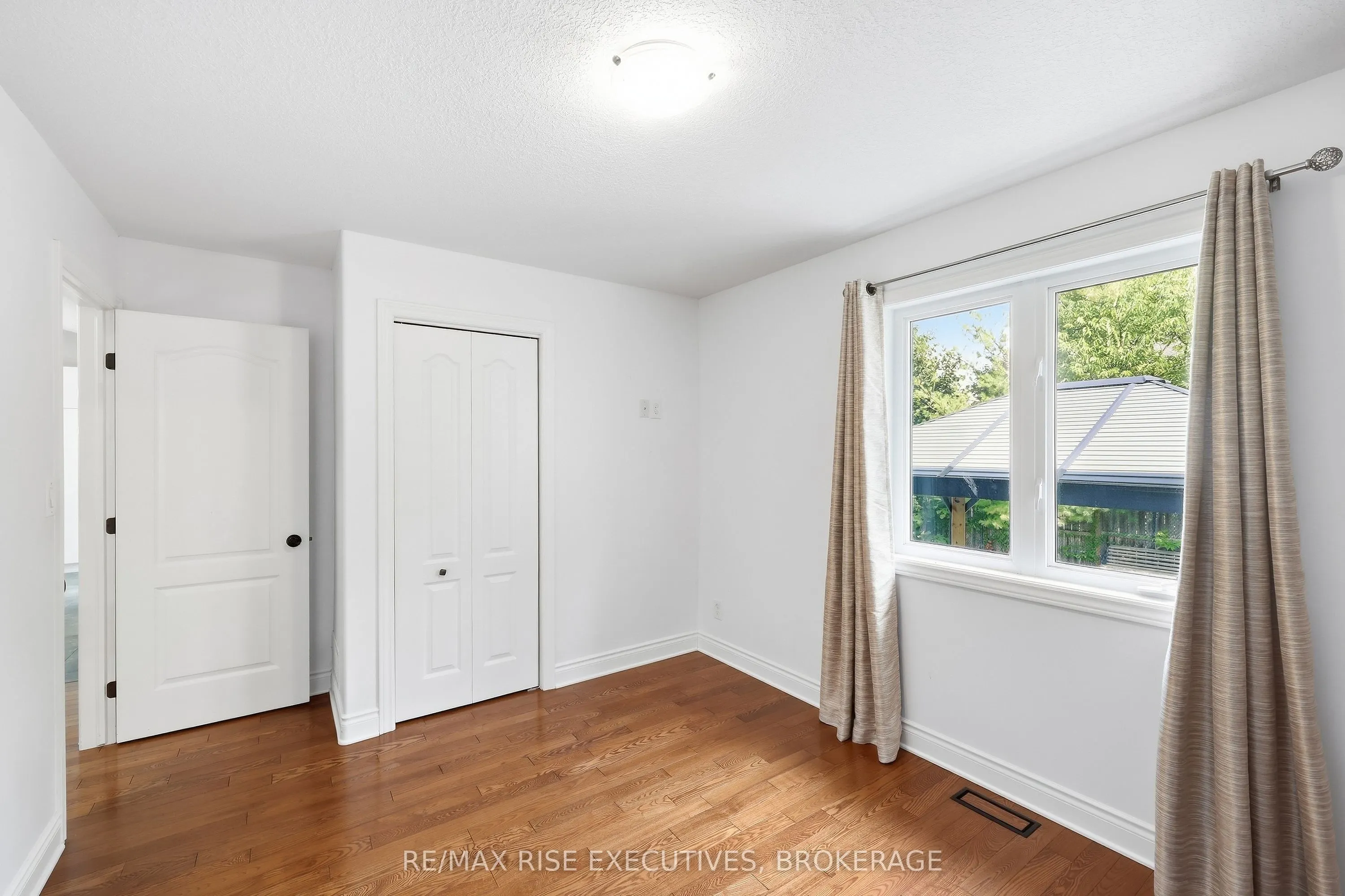 1500 Crimson Crescent
