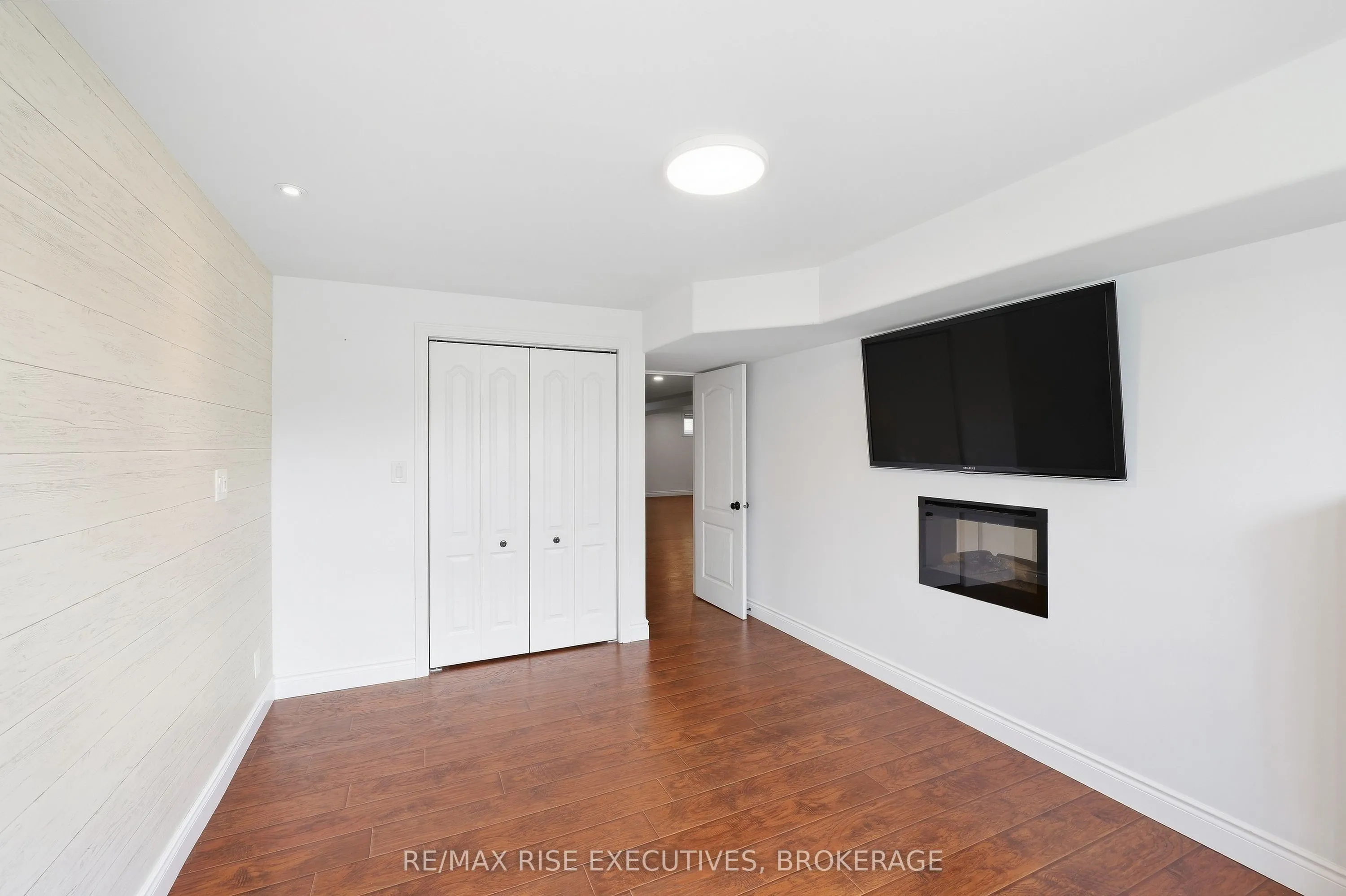 1500 Crimson Crescent