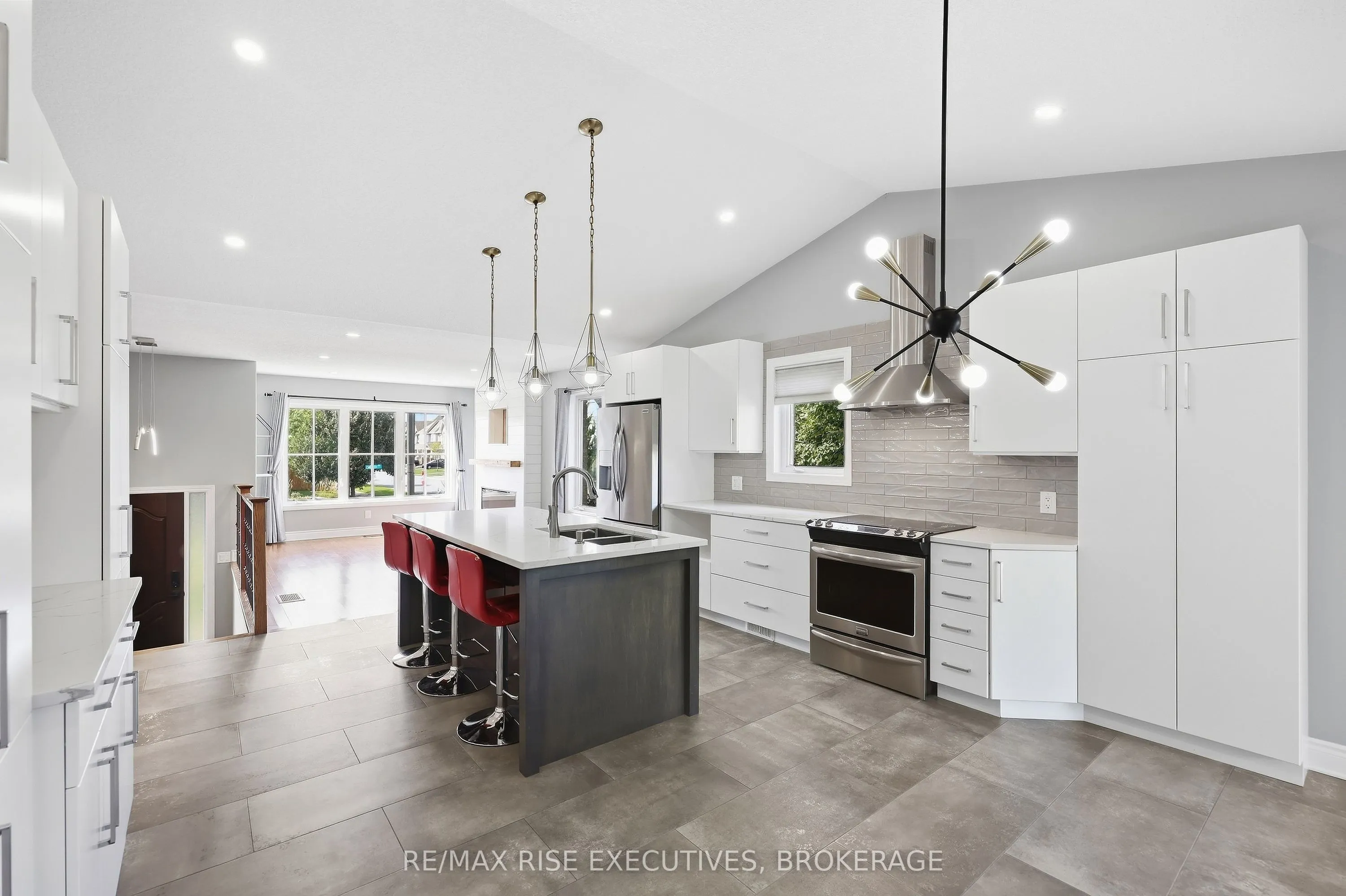 1500 Crimson Crescent
