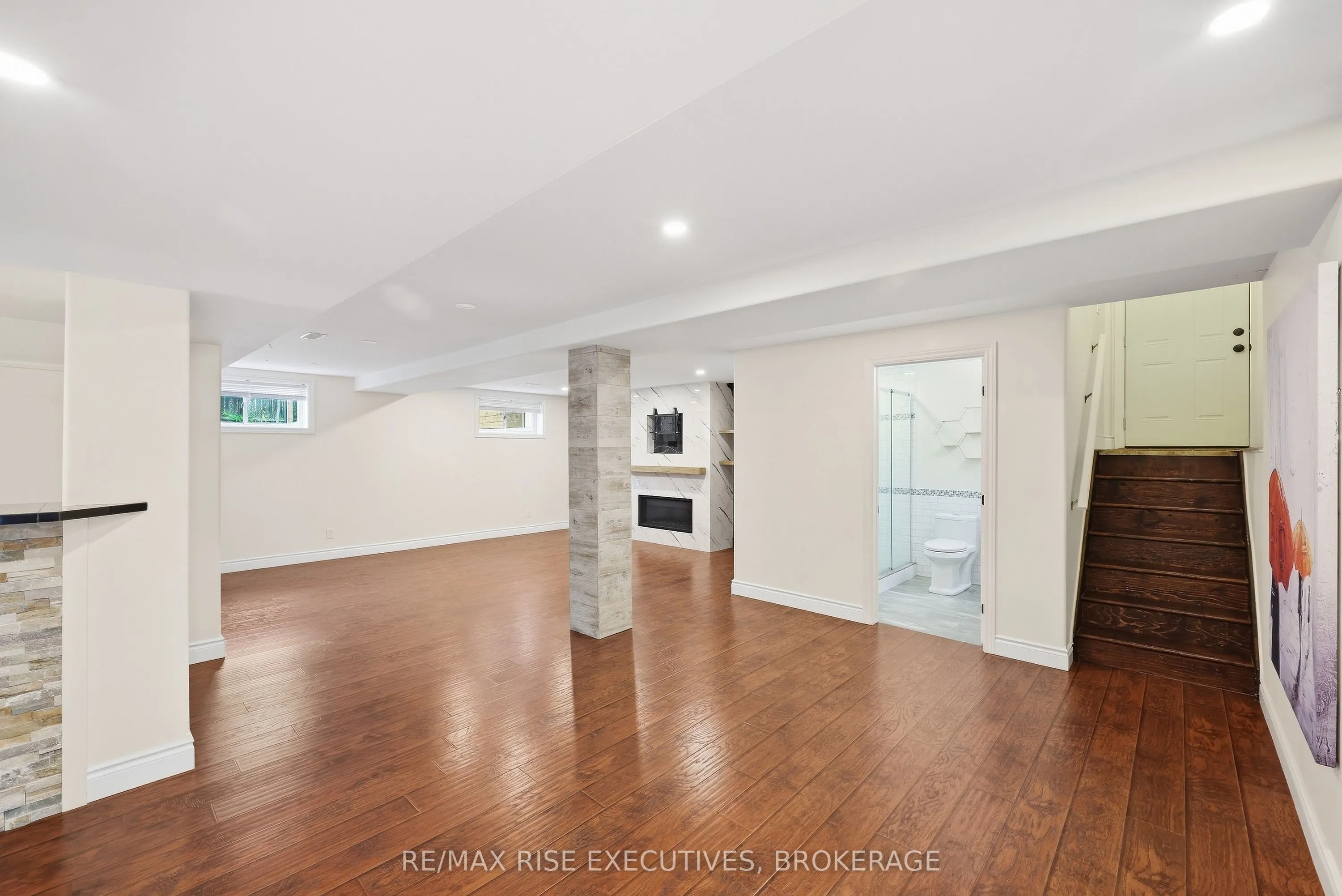 1500 Crimson Crescent