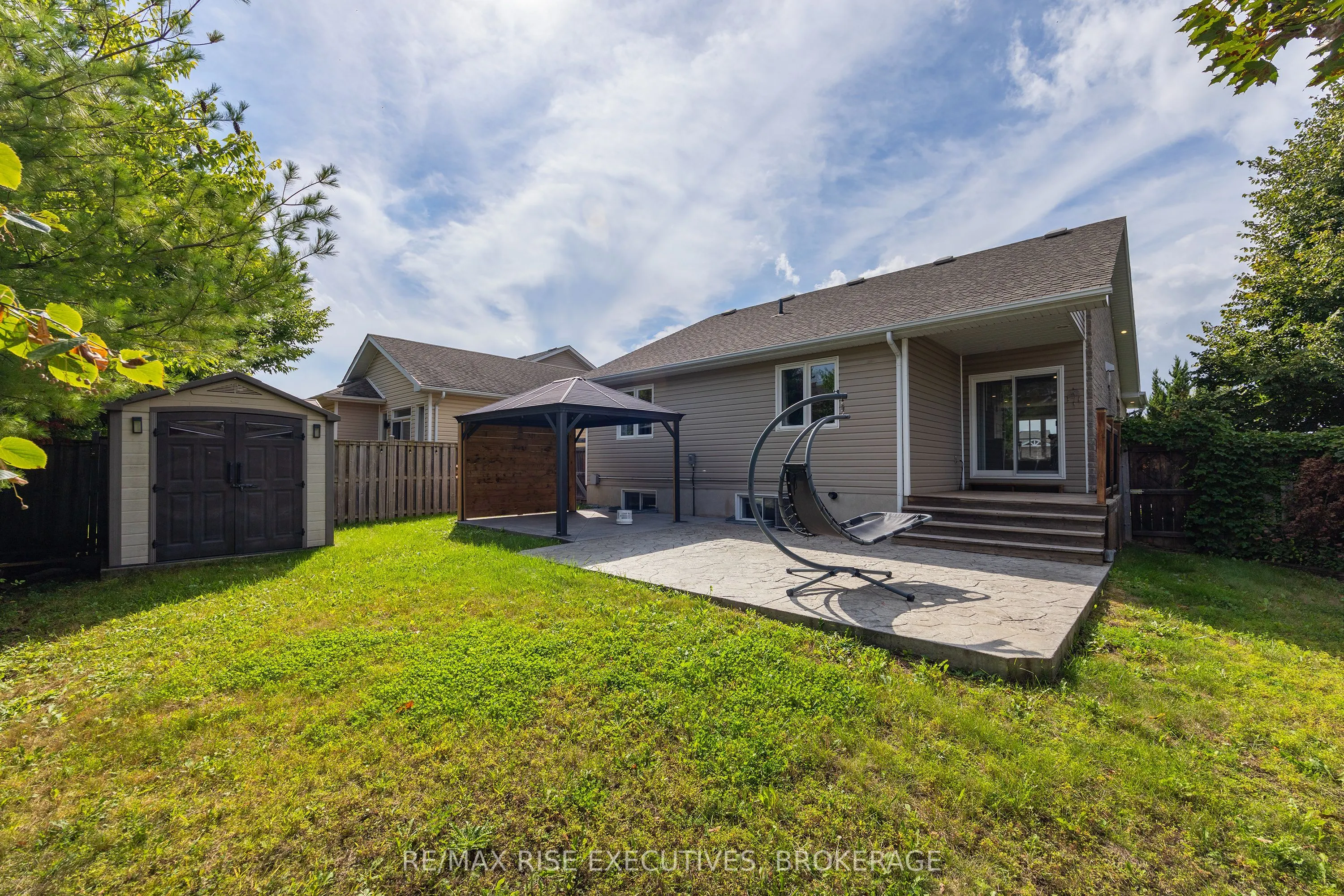 1500 Crimson Crescent