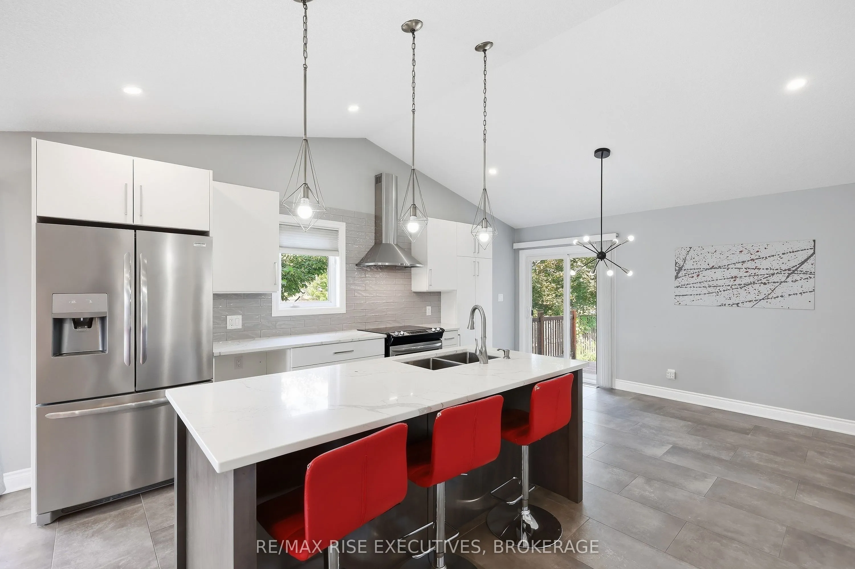 1500 Crimson Crescent