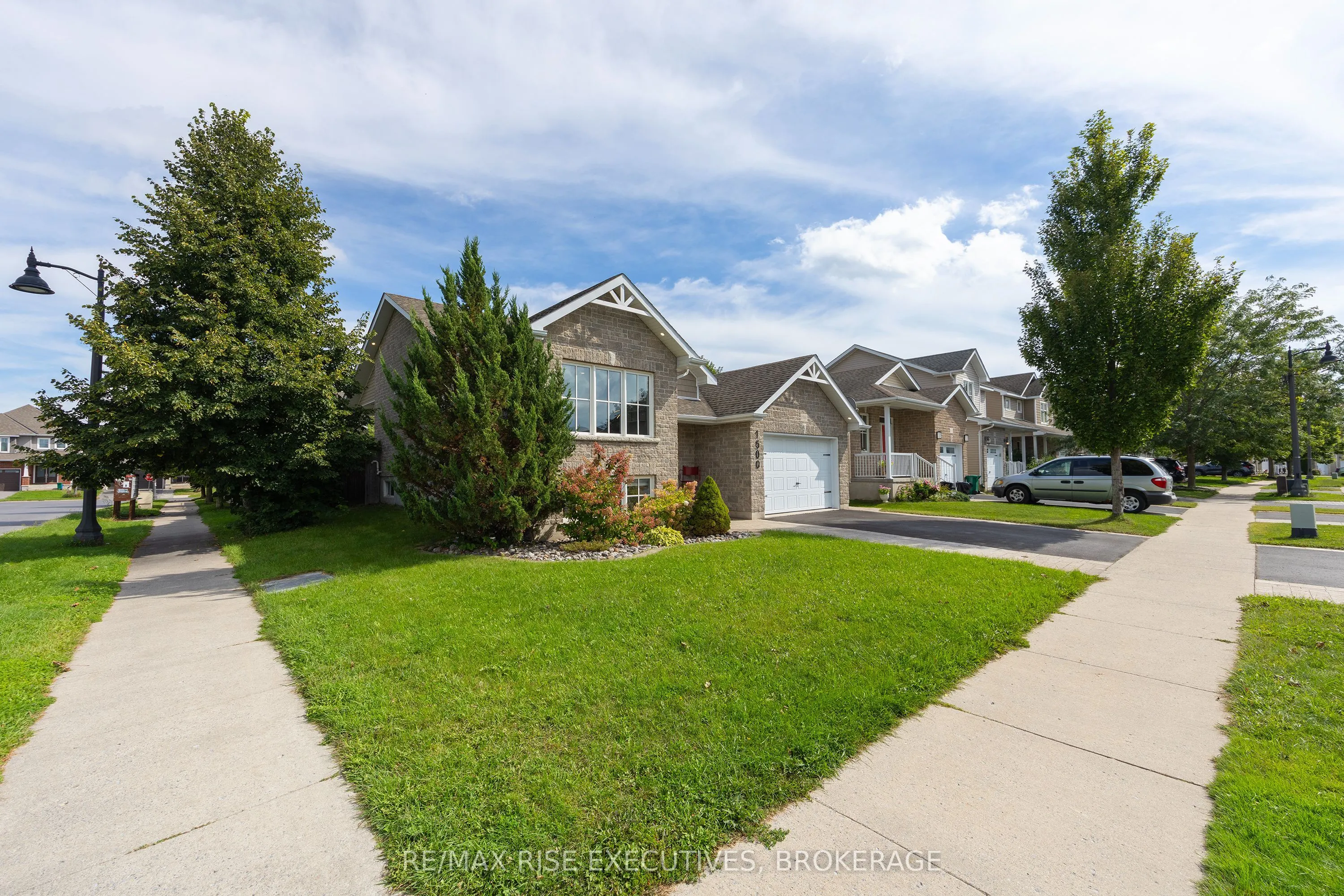 1500 Crimson Crescent
