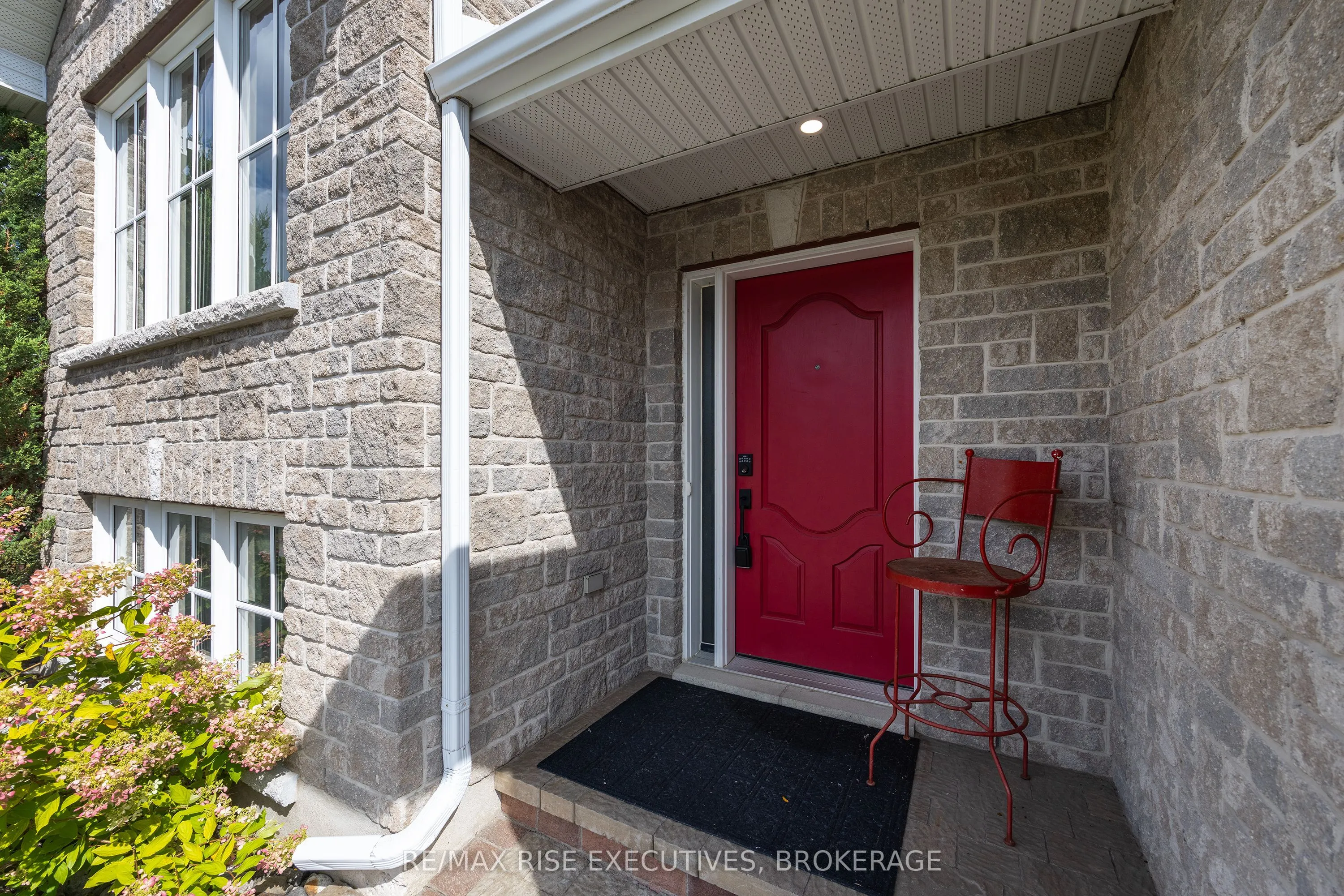 1500 Crimson Crescent