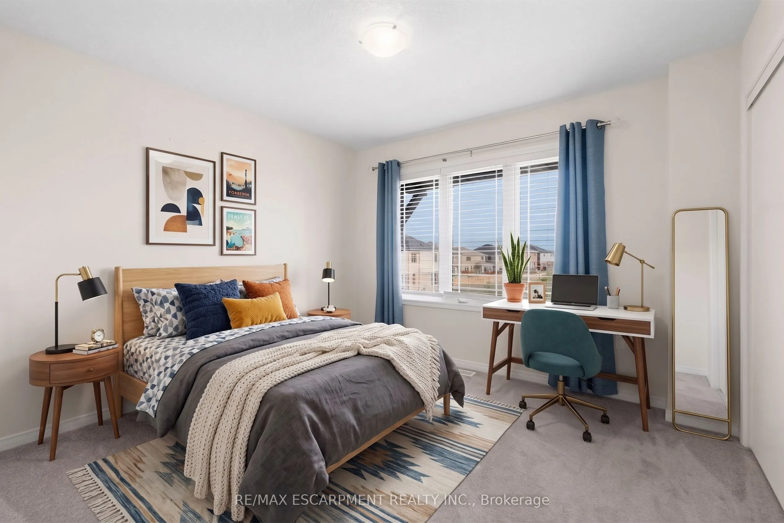 35 Royal Coachman Way