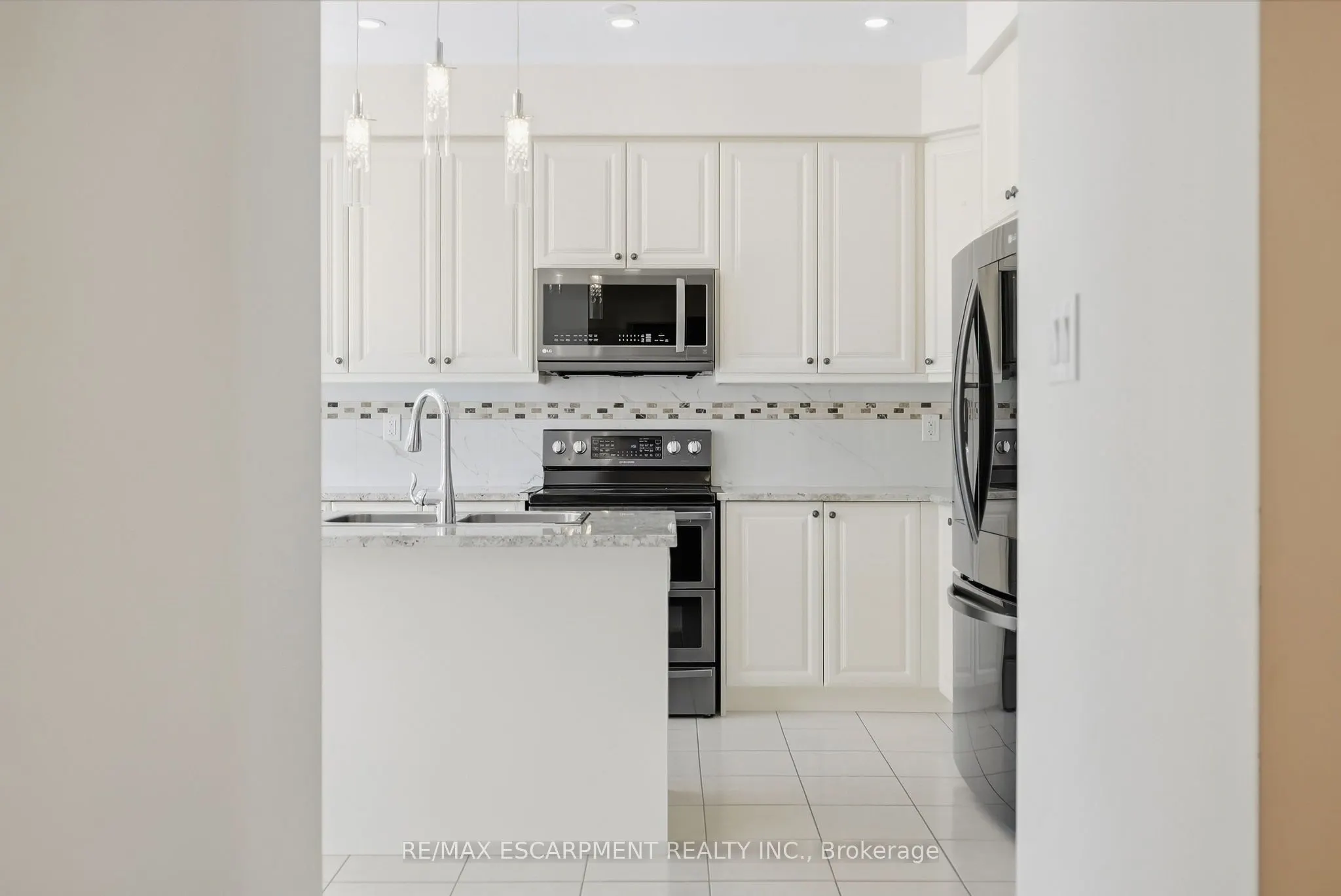 35 Royal Coachman Way