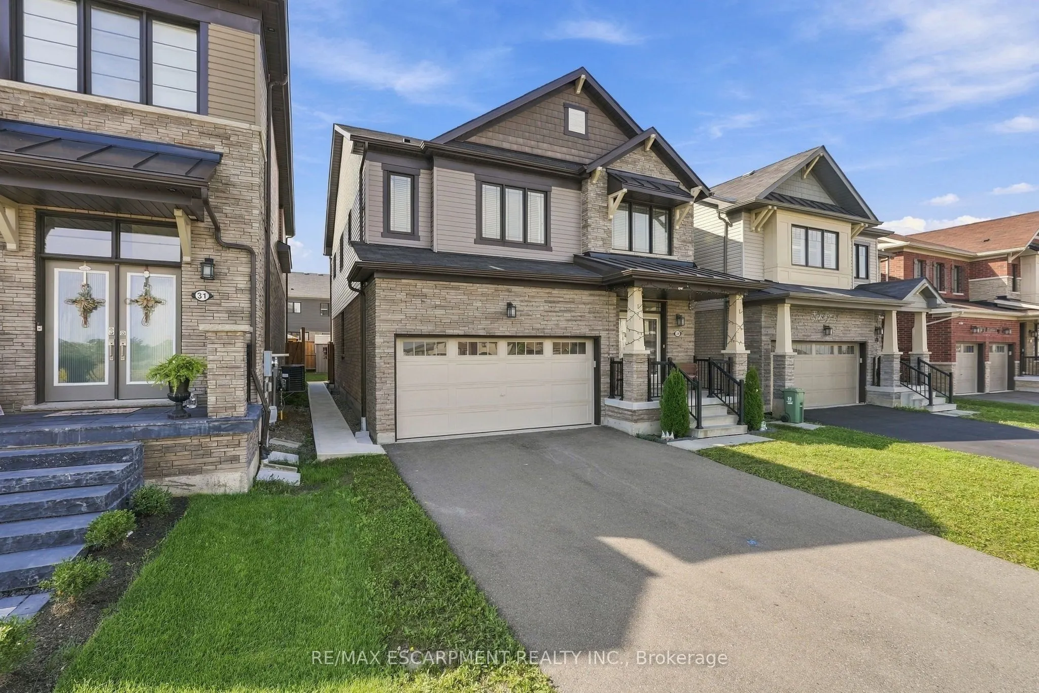 35 Royal Coachman Way